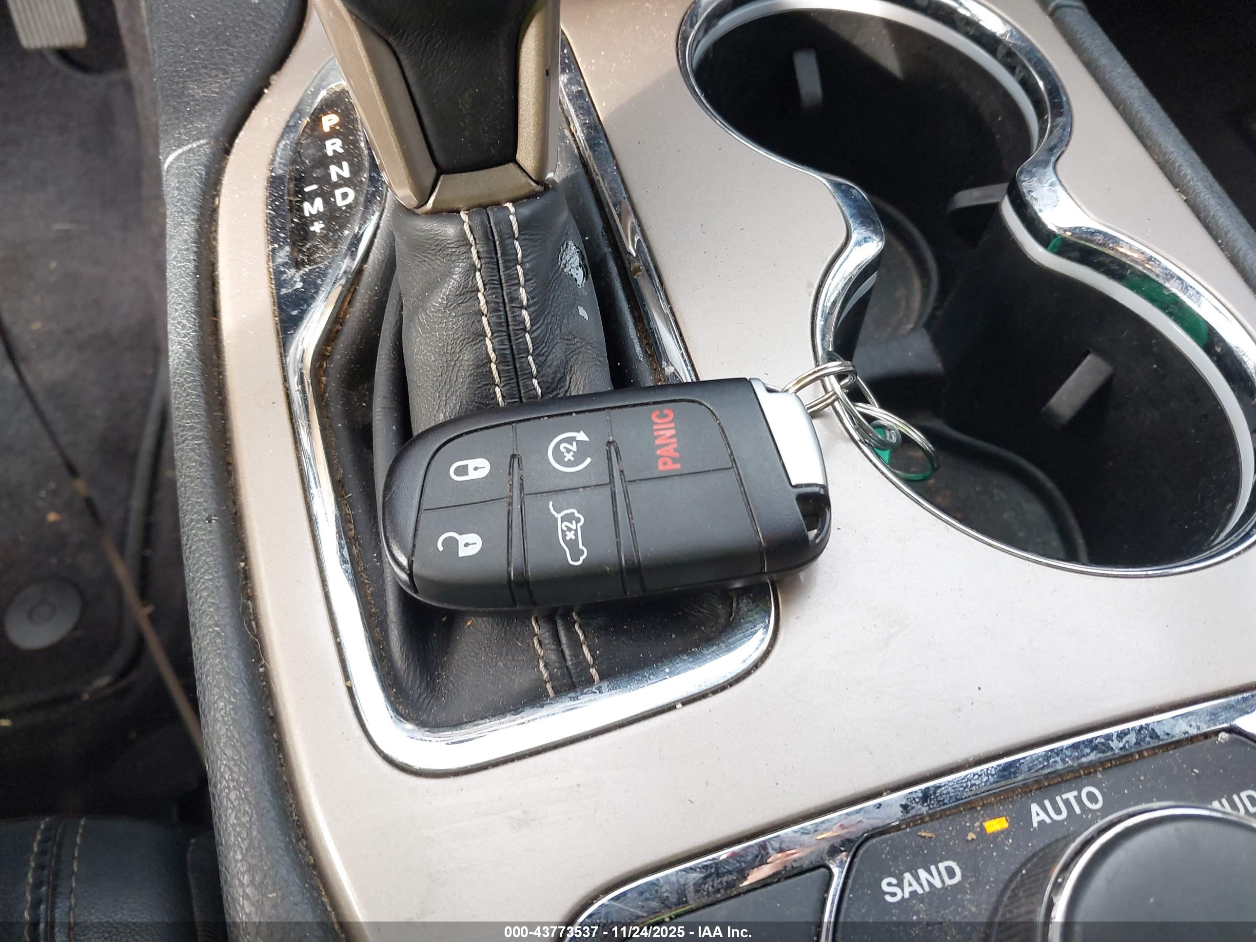 JEEP GRAND image 11