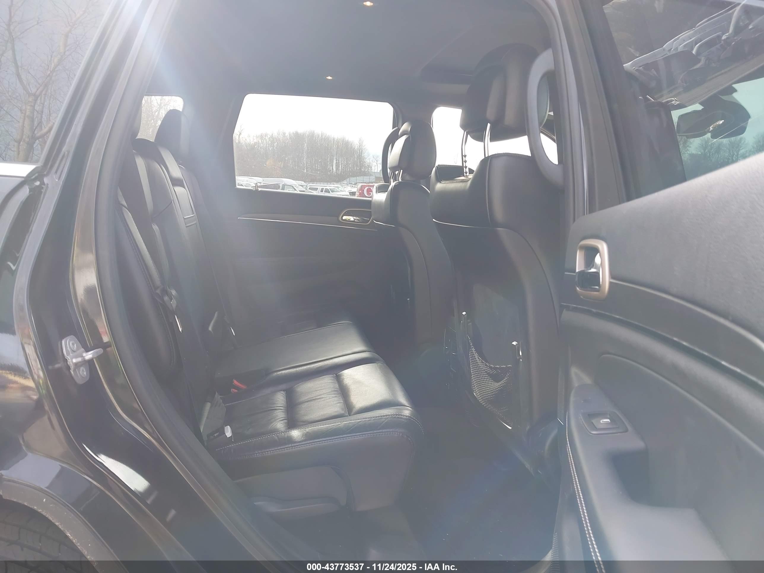 JEEP GRAND image 8