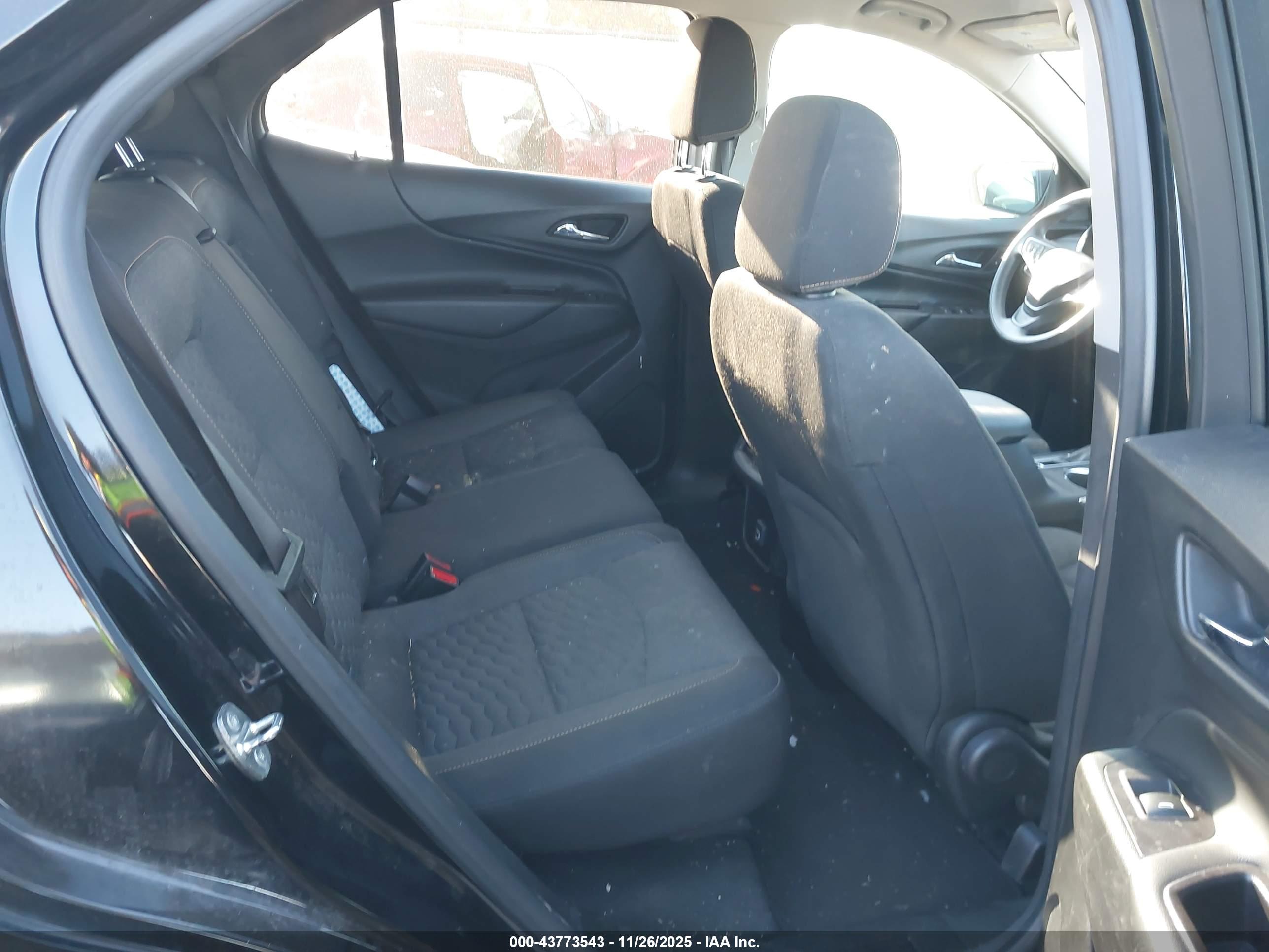 CHEVROLET EQUINOX image 8