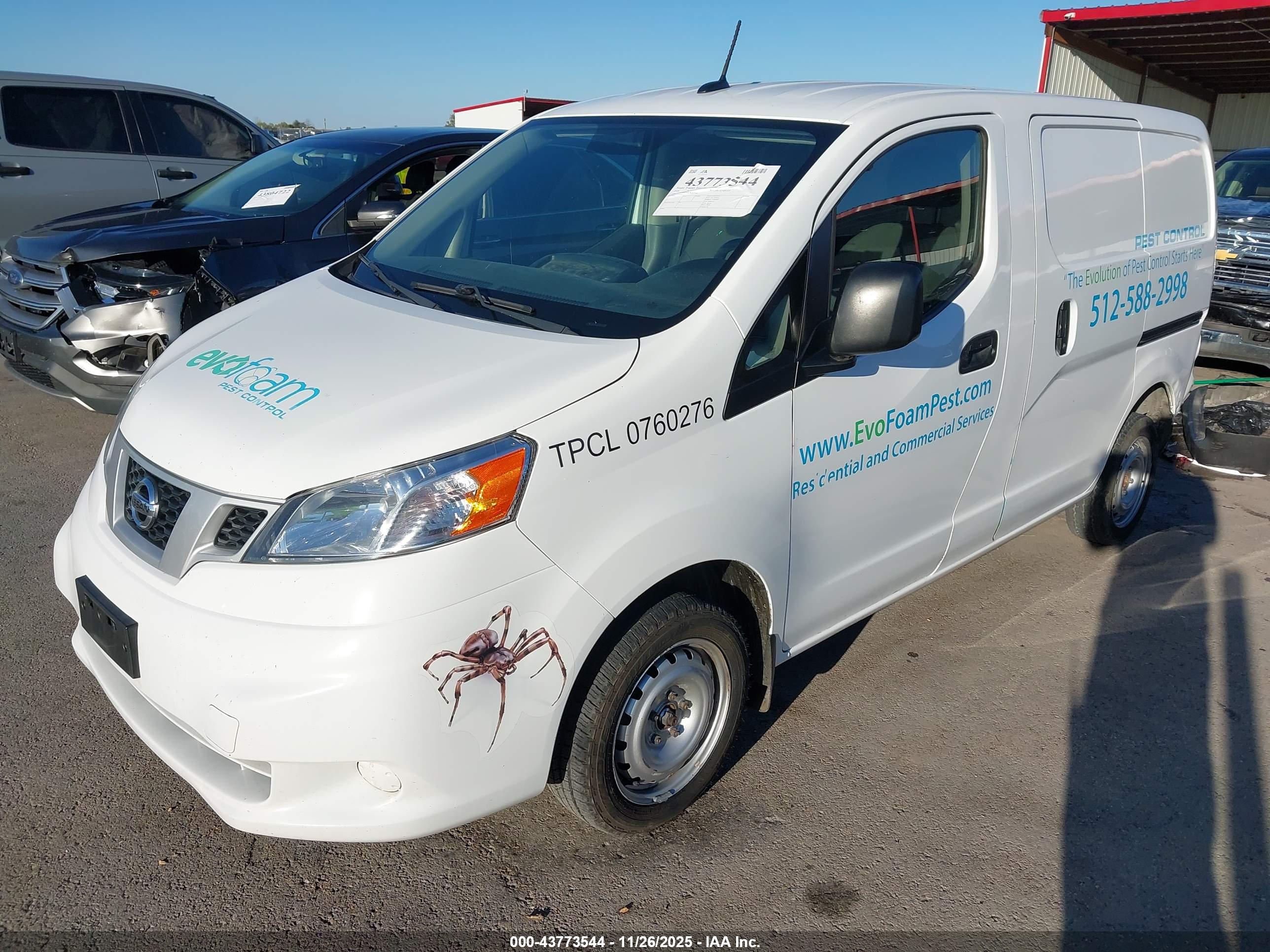 NISSAN NV200 image 2