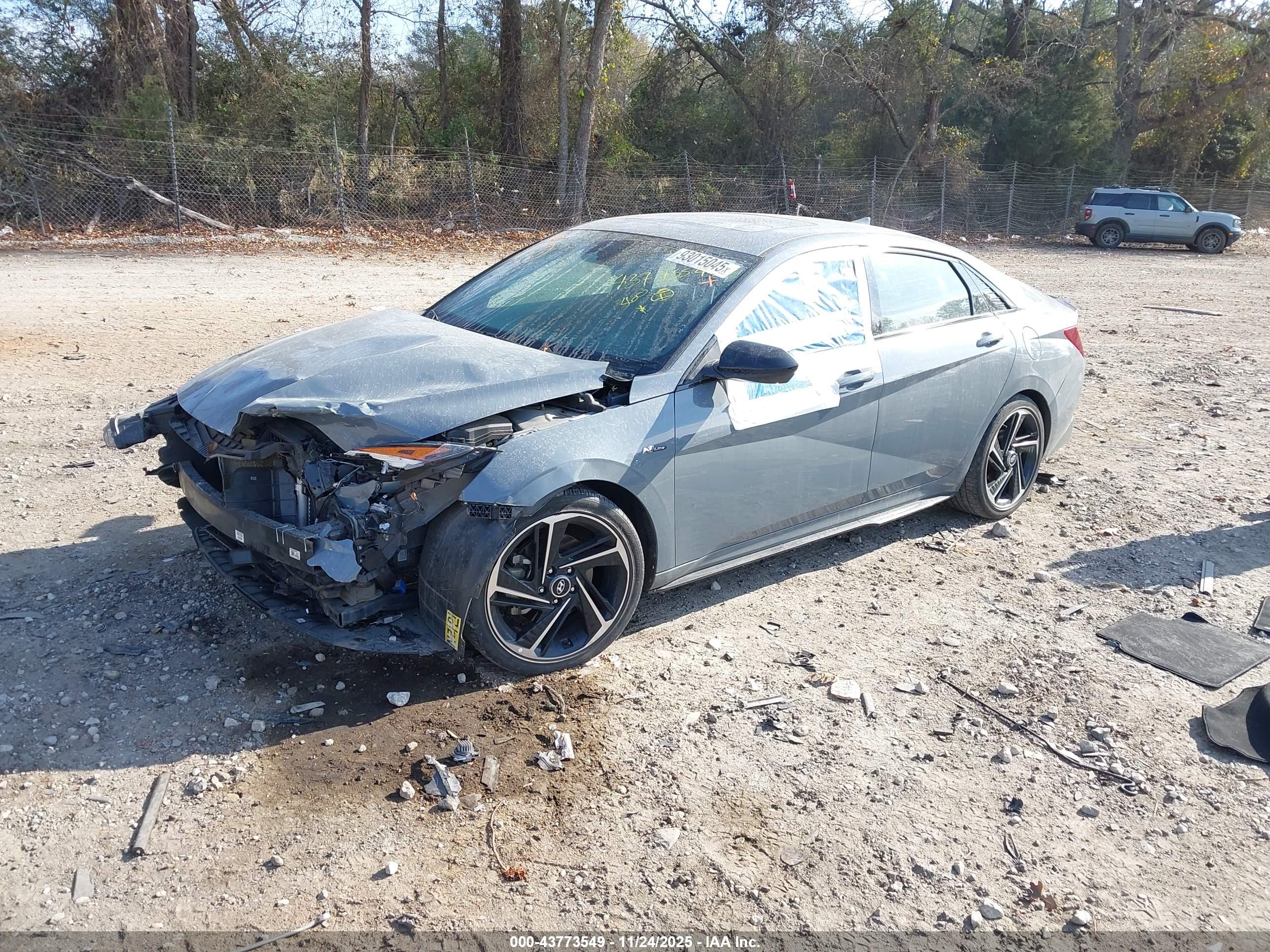 HYUNDAI ELANTRA image 2