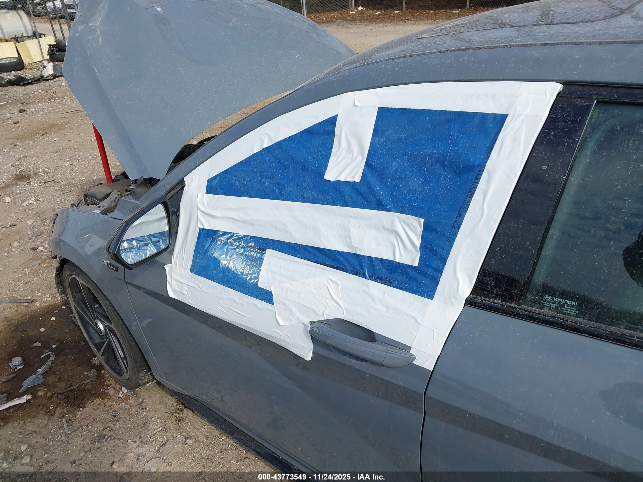 HYUNDAI ELANTRA image 6
