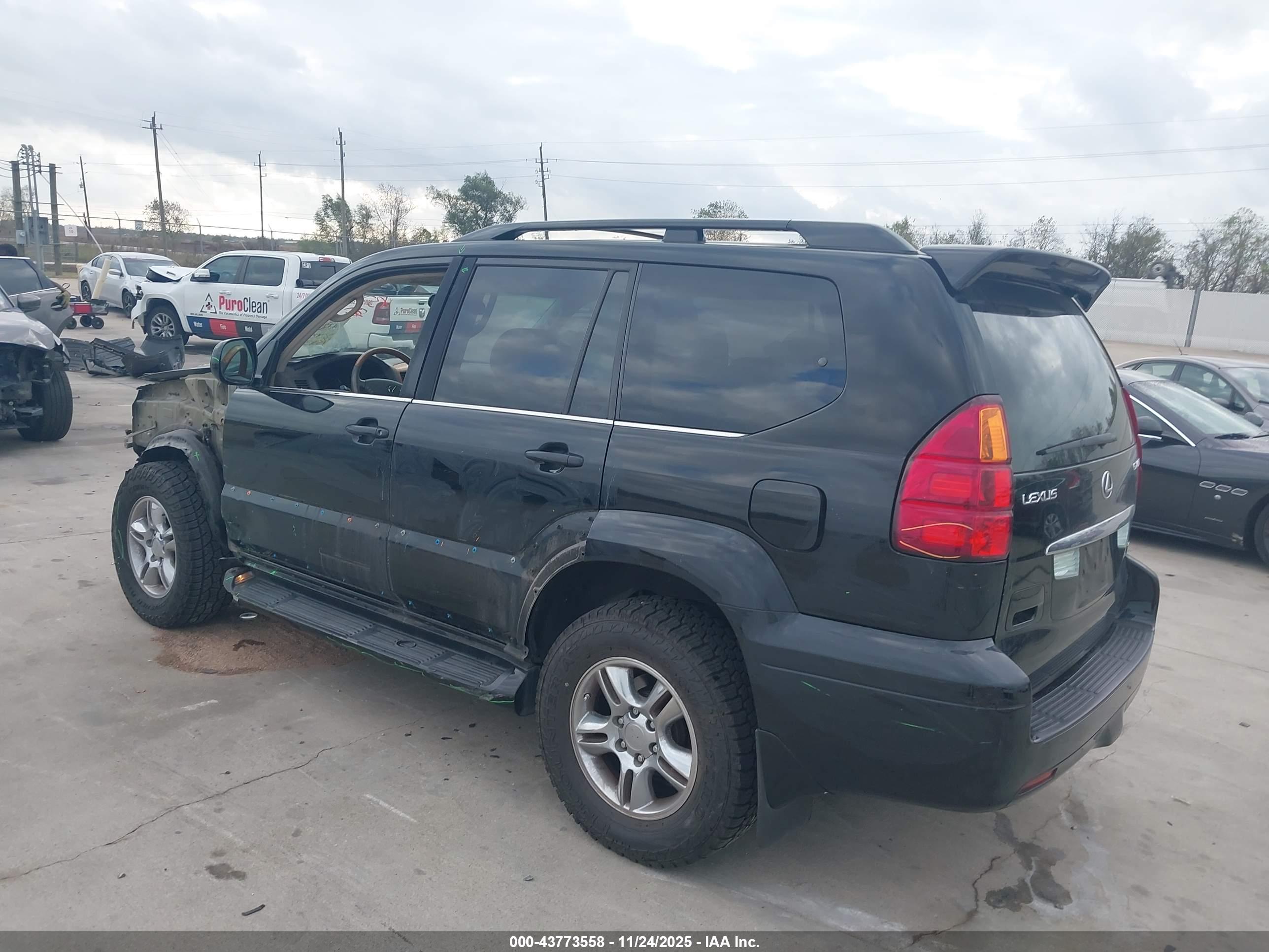 LEXUS GX image 3