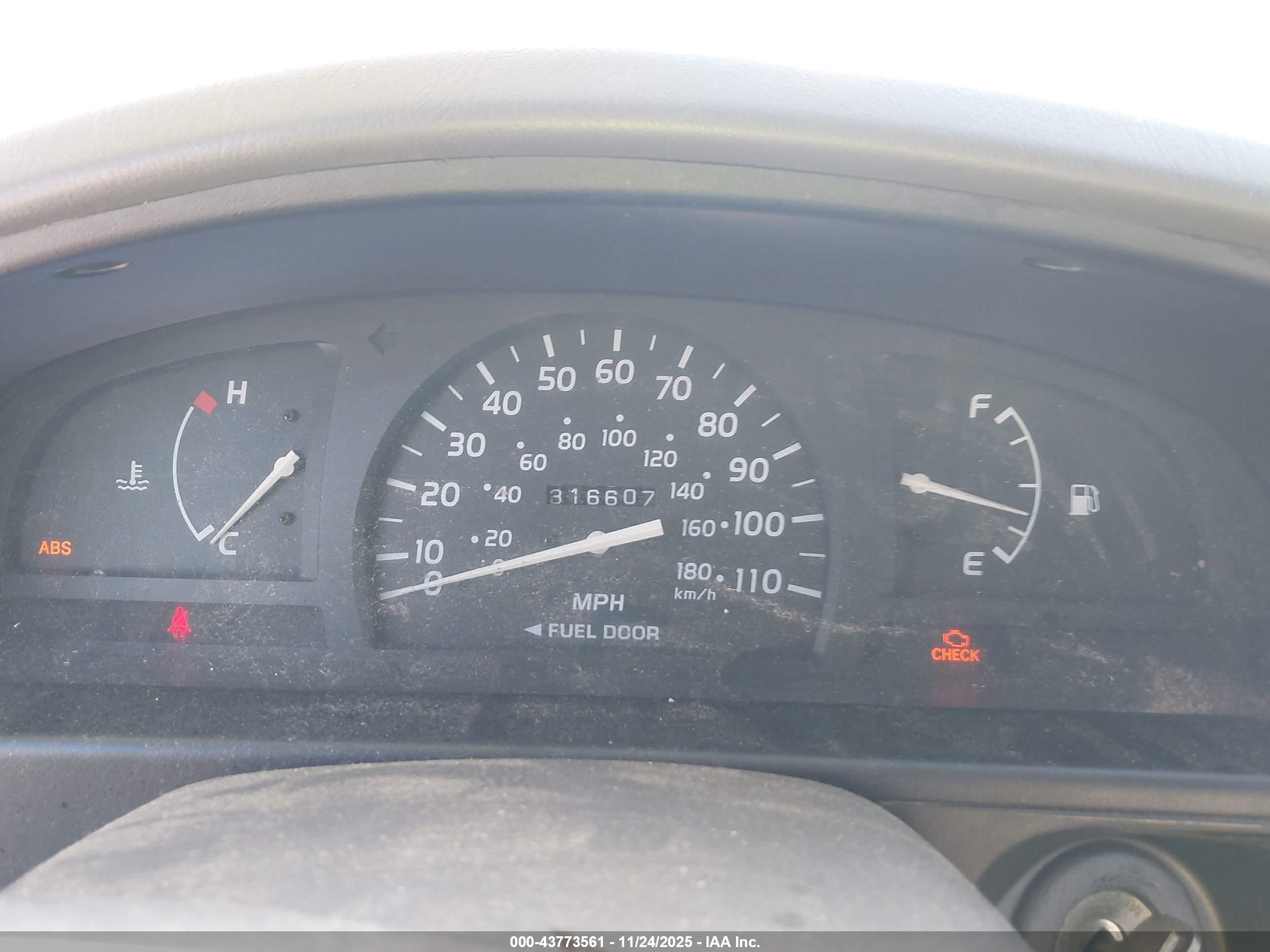 TOYOTA TACOMA image 7