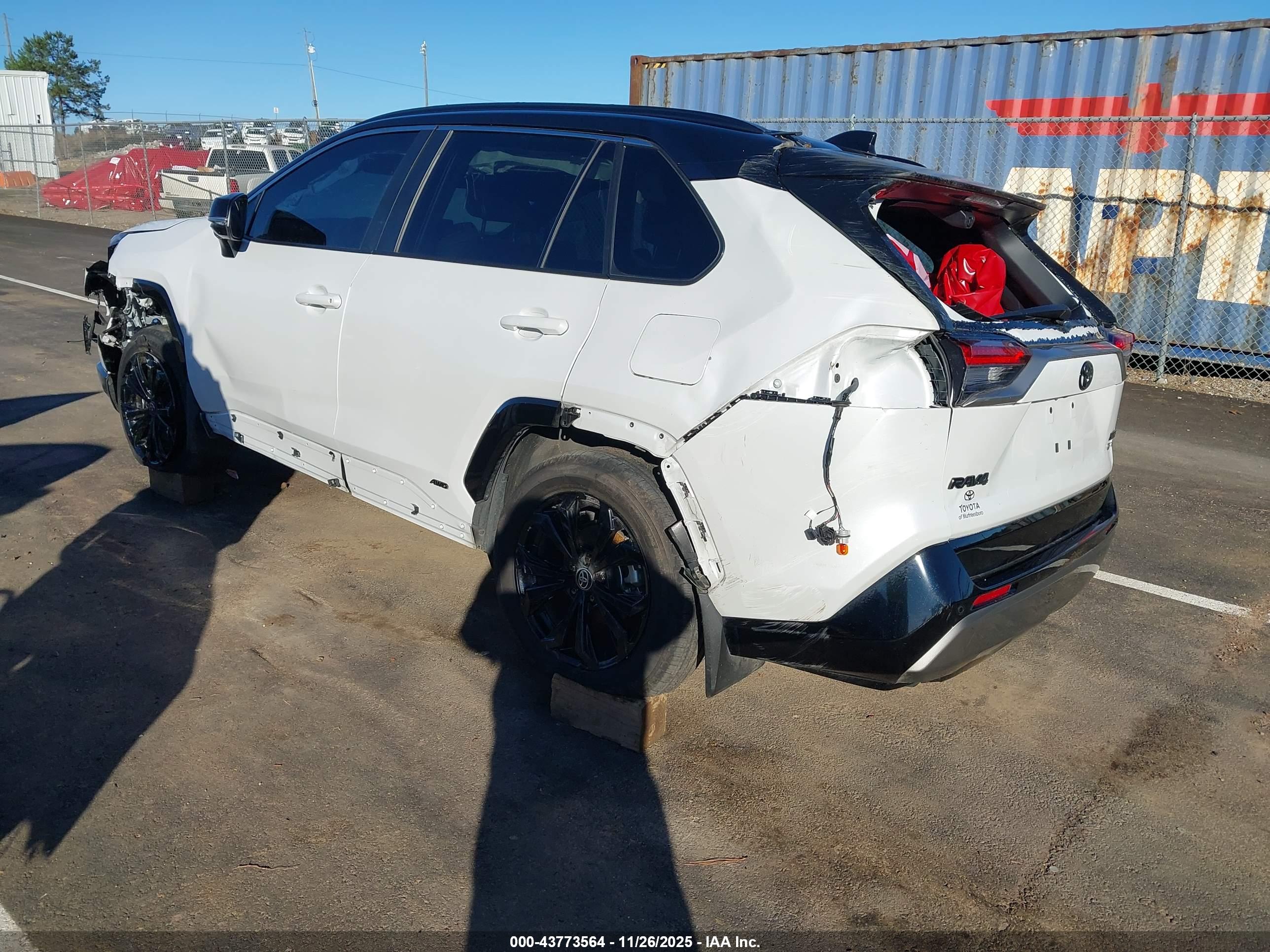 TOYOTA RAV4 image 3