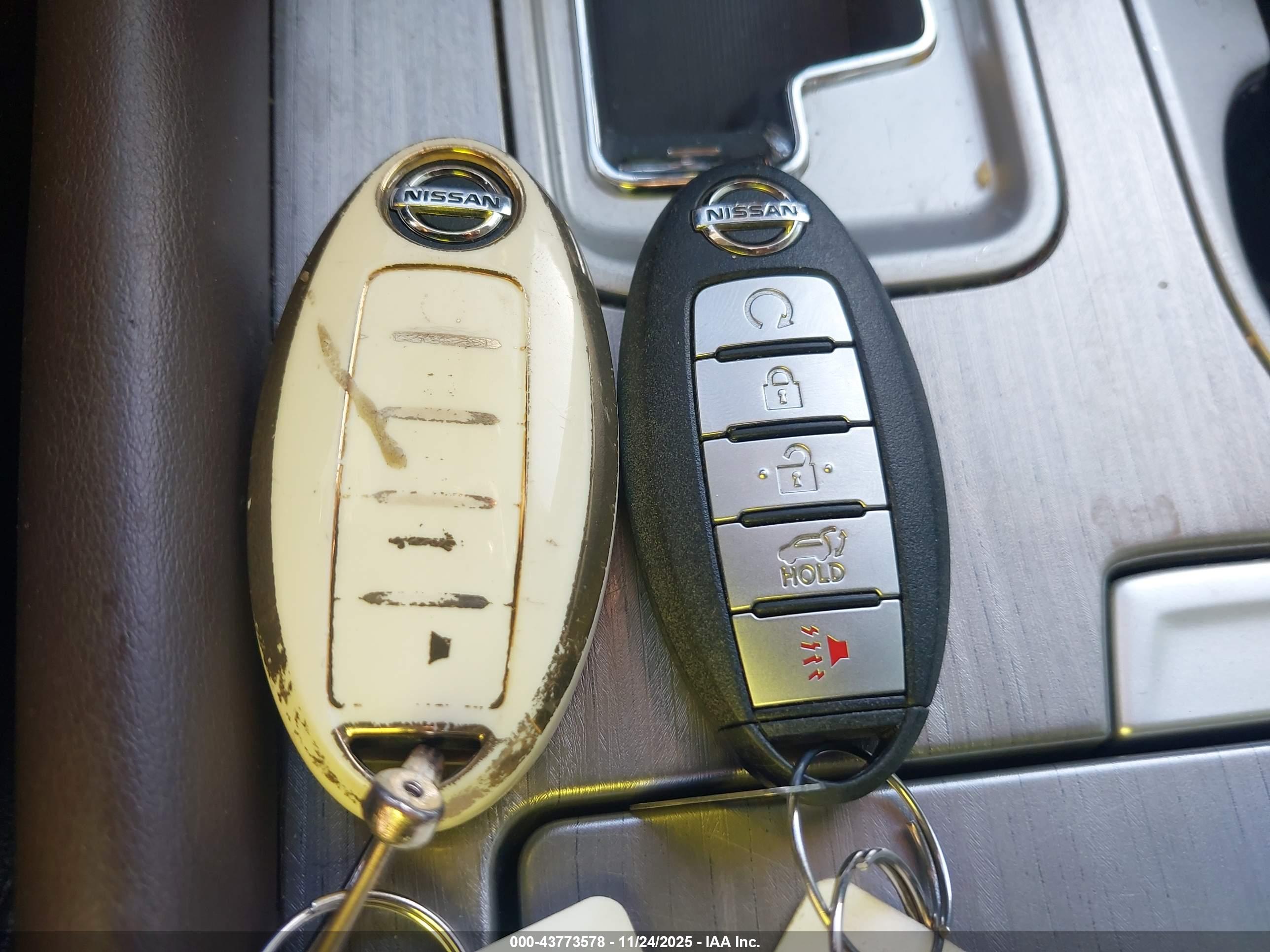 NISSAN MURANO image 11