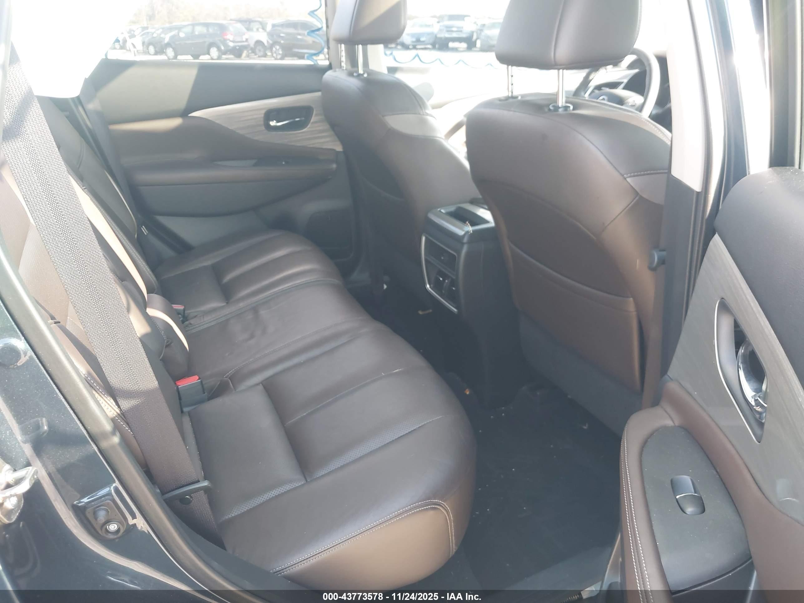NISSAN MURANO image 8