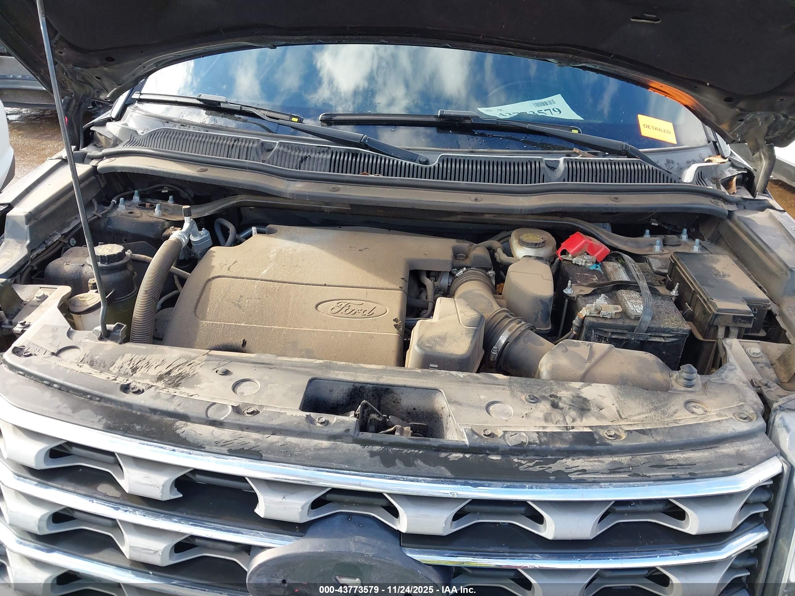 FORD EXPLORER image 10