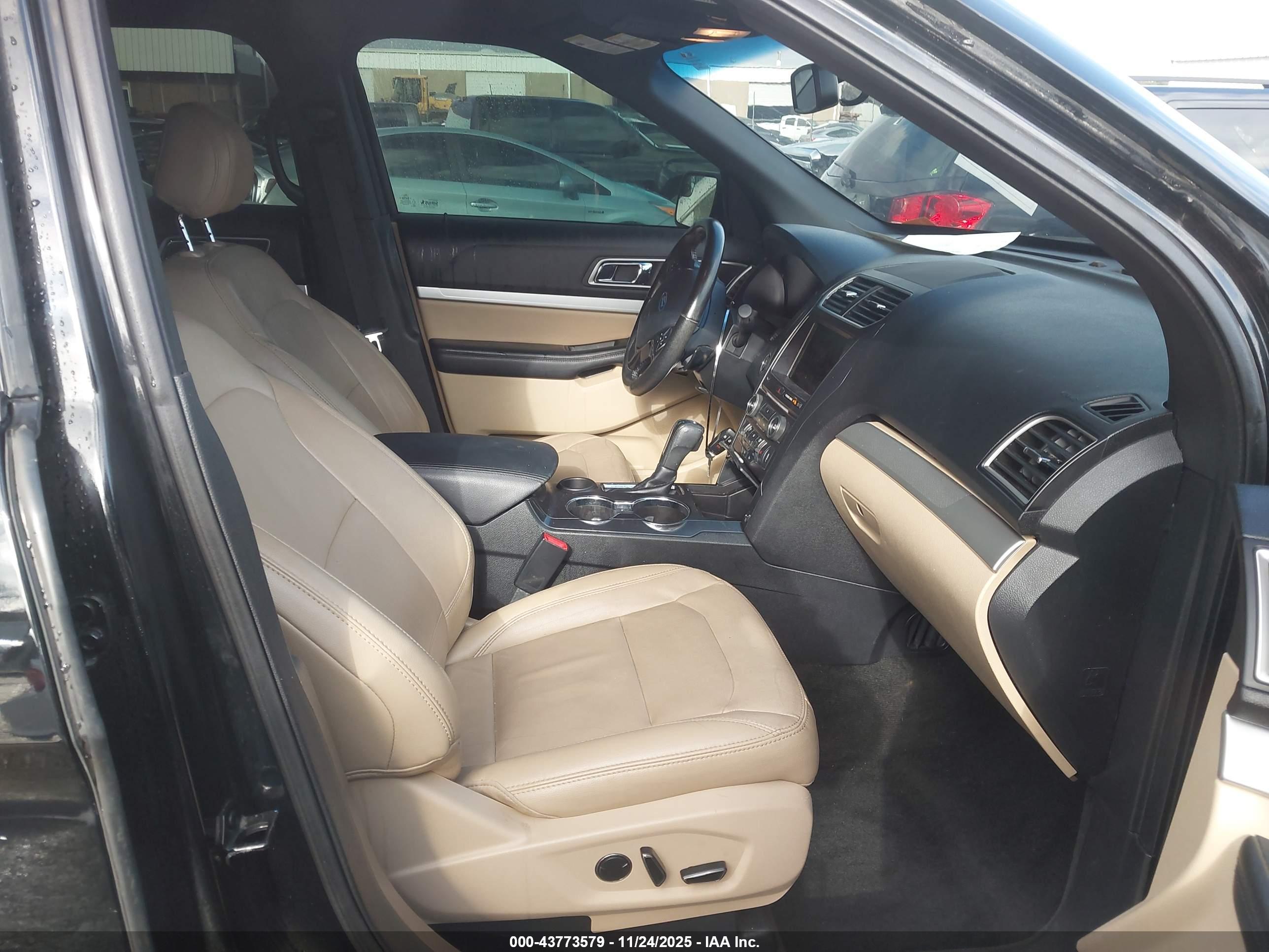 FORD EXPLORER image 5