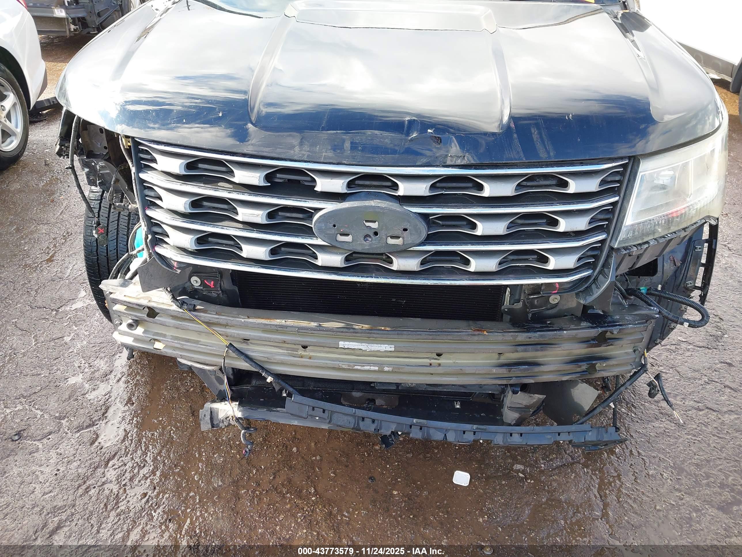 FORD EXPLORER image 6