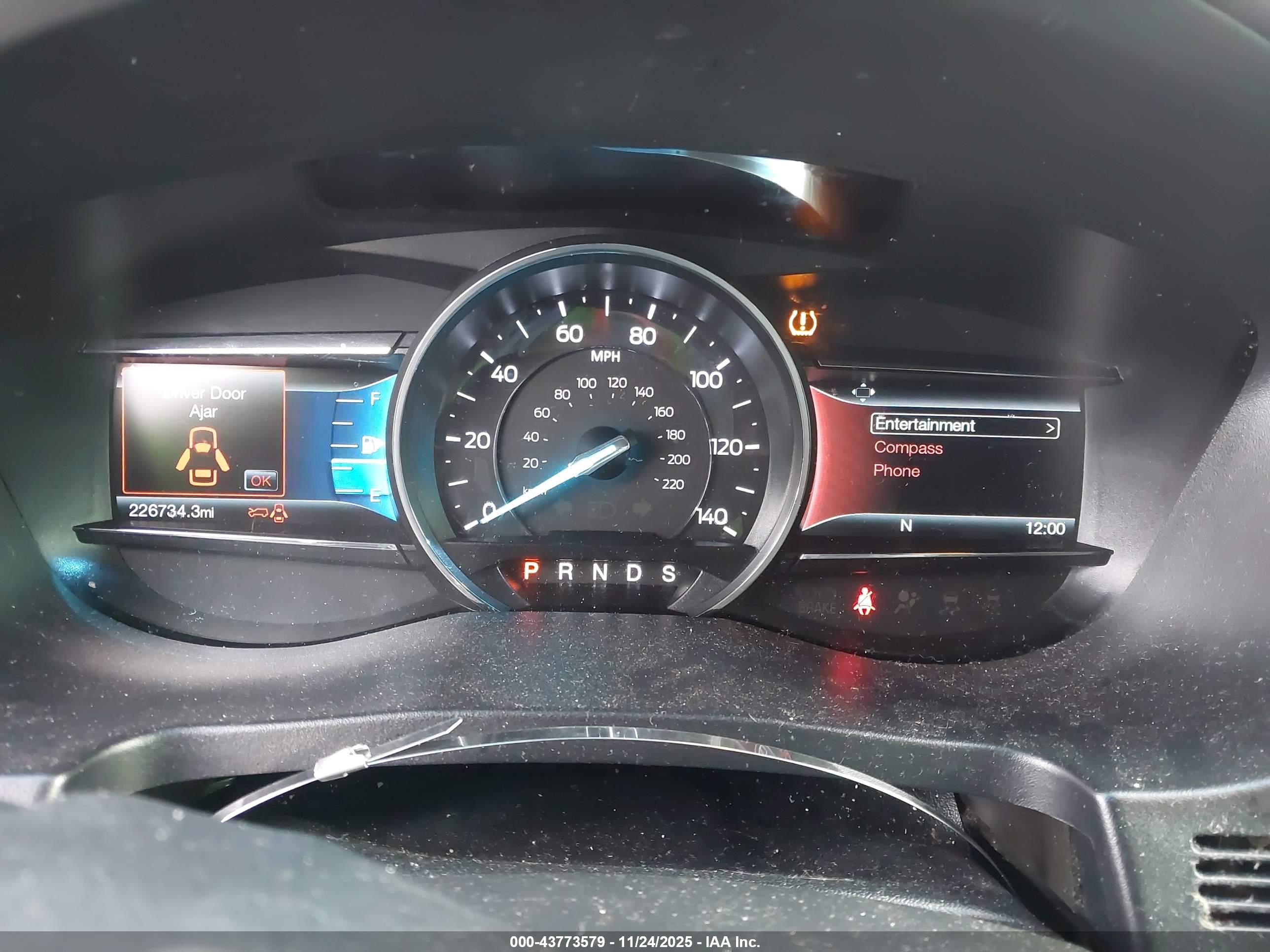 FORD EXPLORER image 7