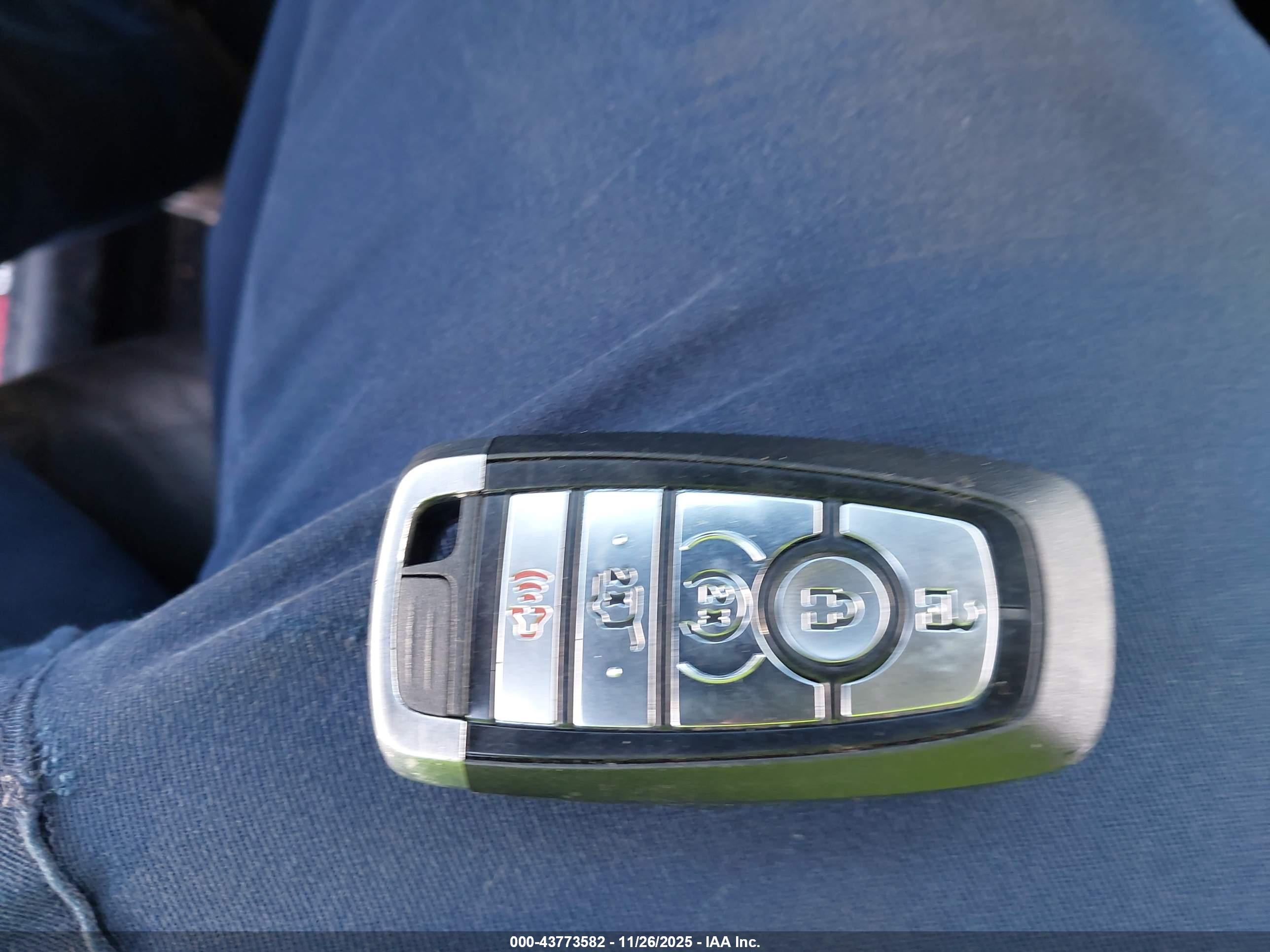 FORD EXPLORER image 11