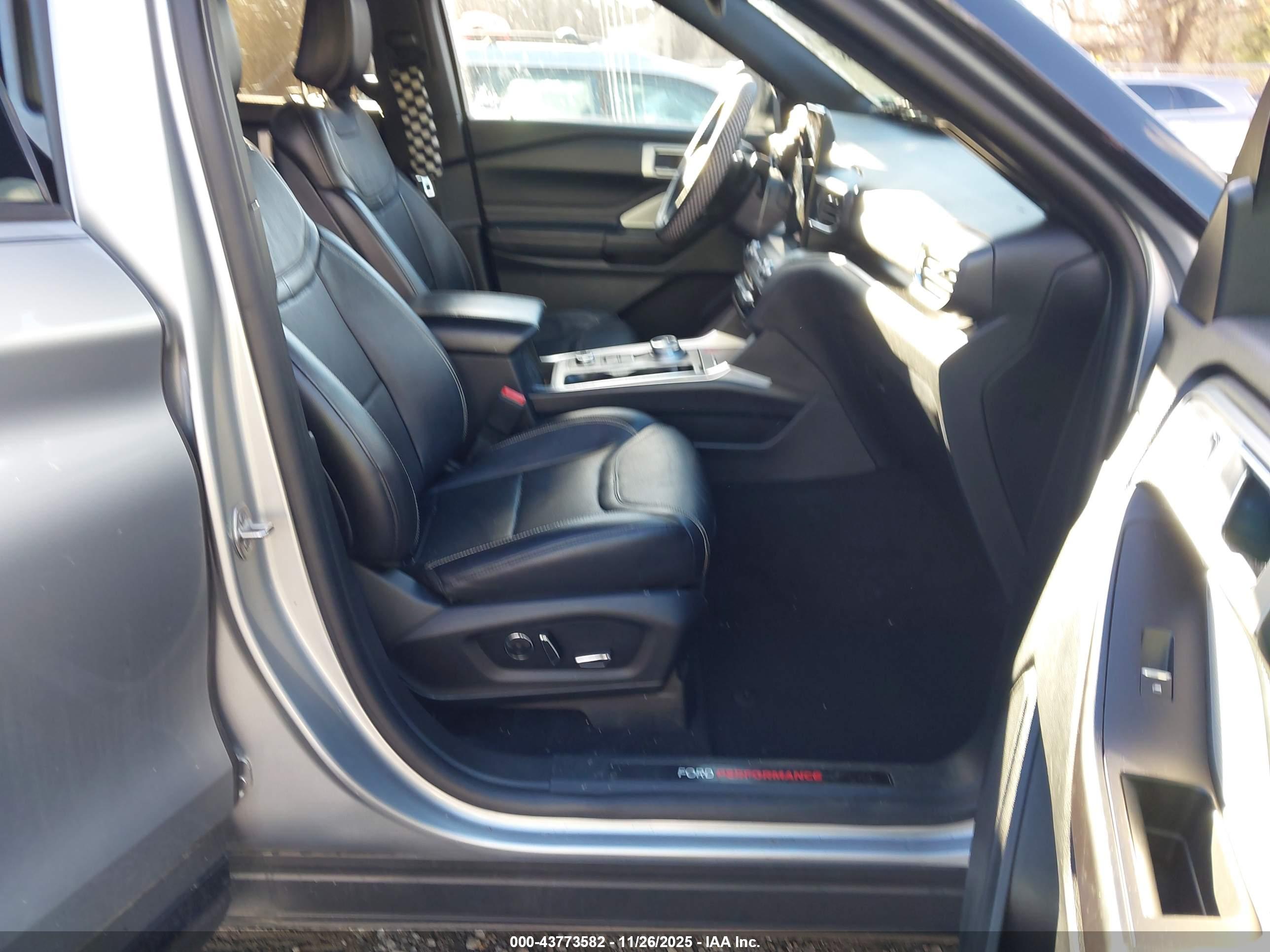FORD EXPLORER image 5