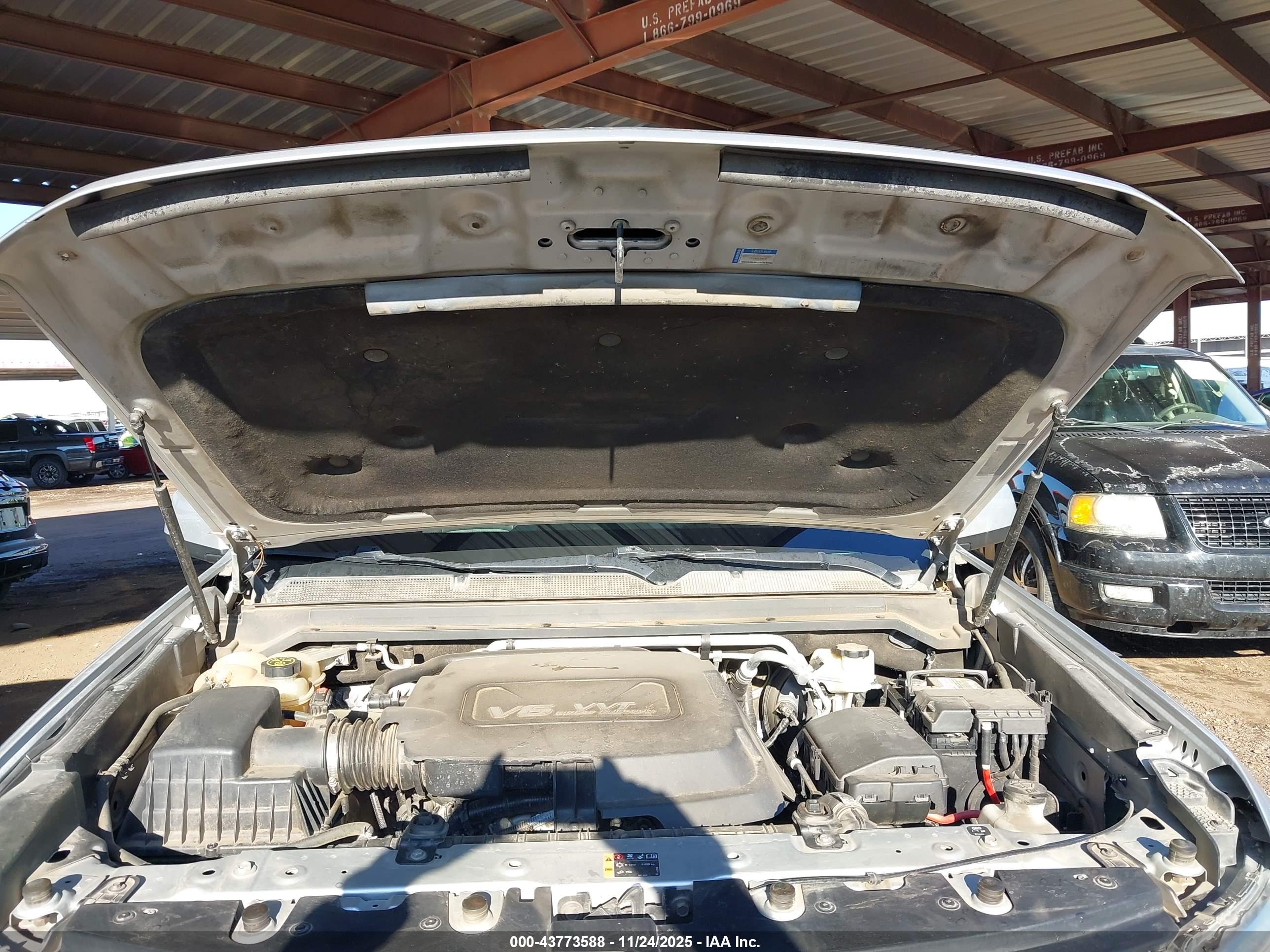 CHEVROLET COLORADO image 10