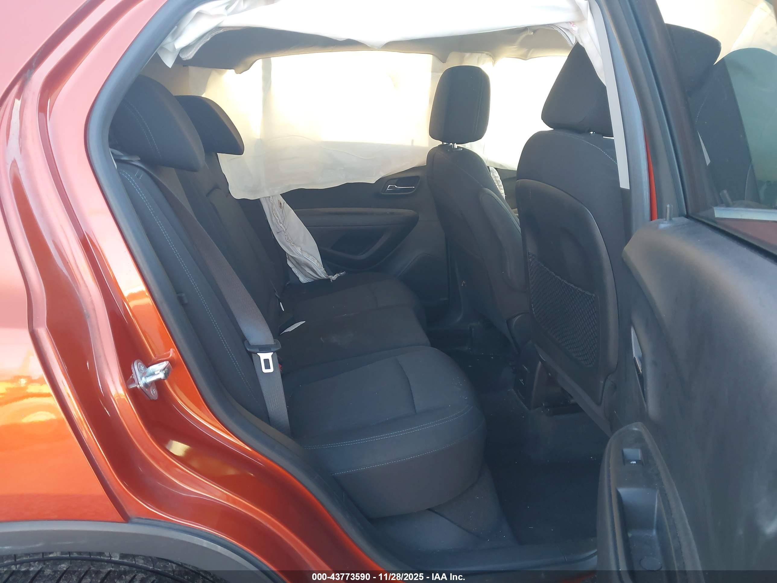 CHEVROLET TRAX image 8
