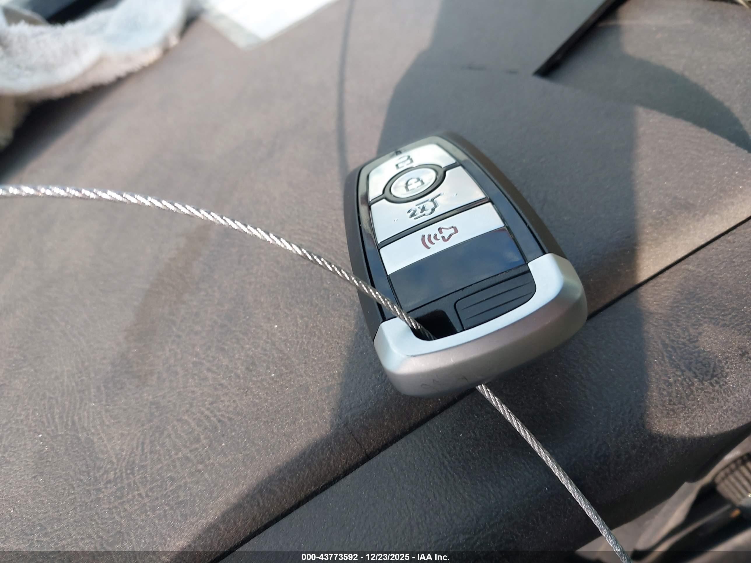 FORD EXPLORER image 11