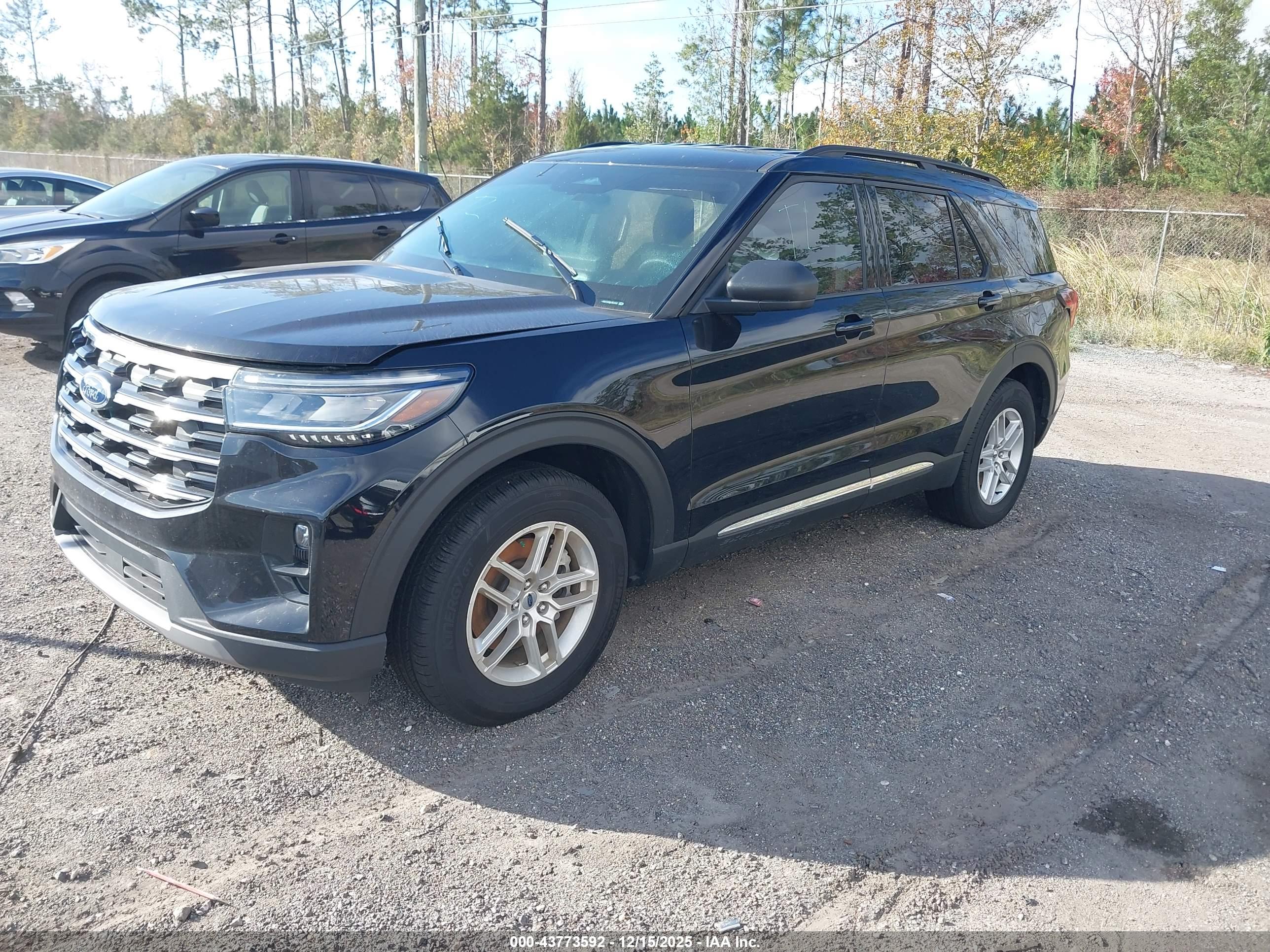 FORD EXPLORER image 2