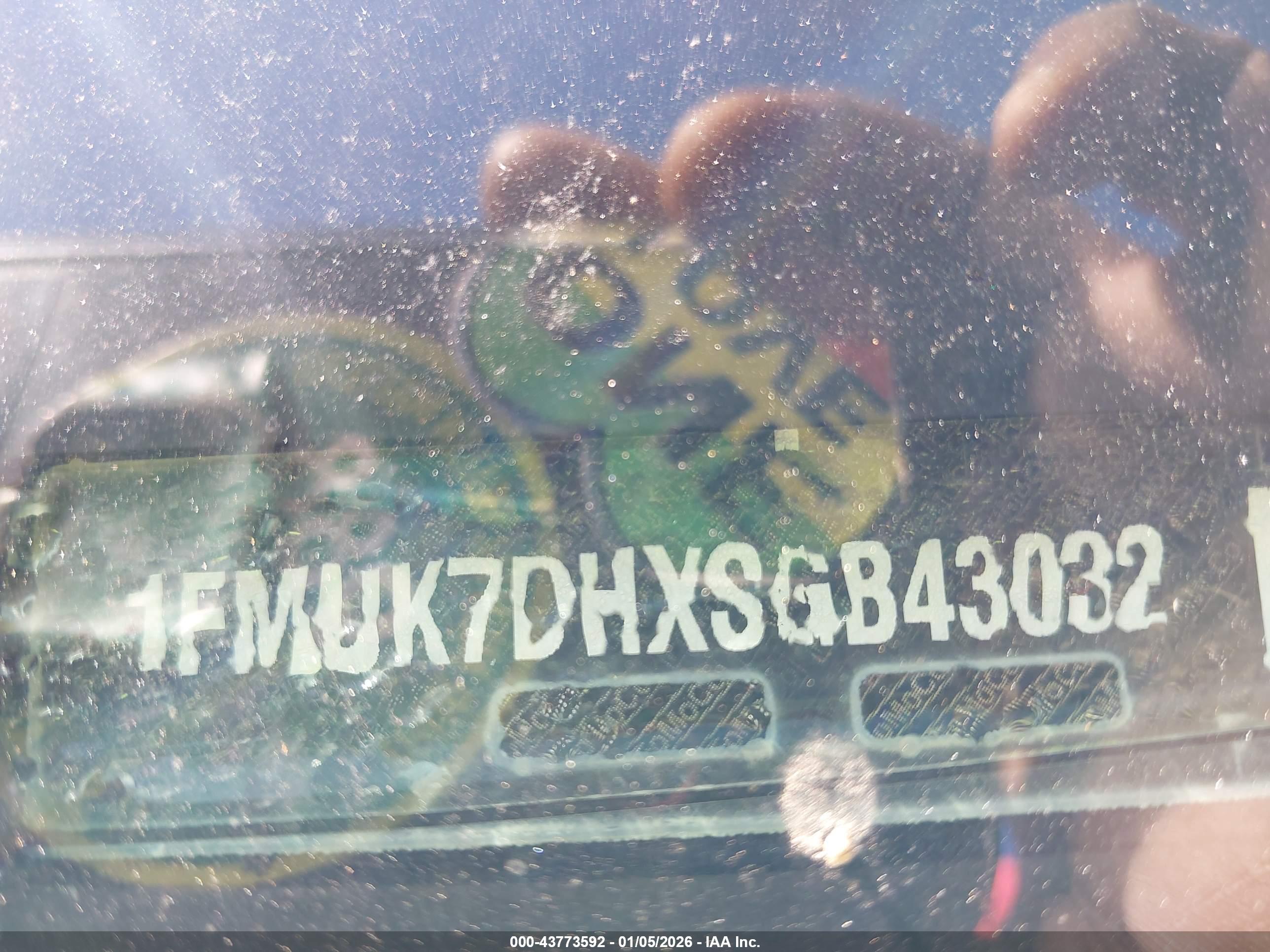 FORD EXPLORER image 9