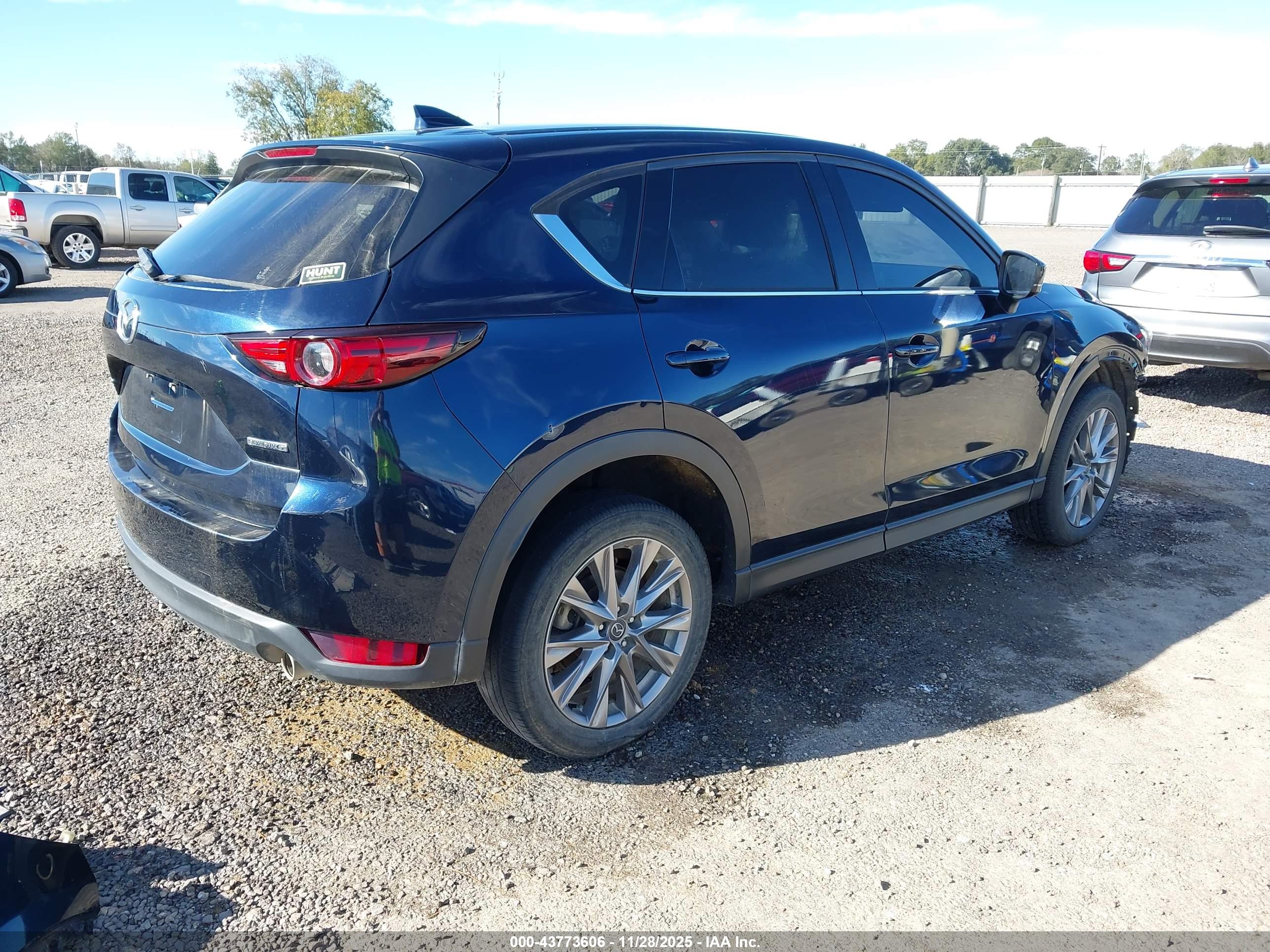 MAZDA CX-5 image 4