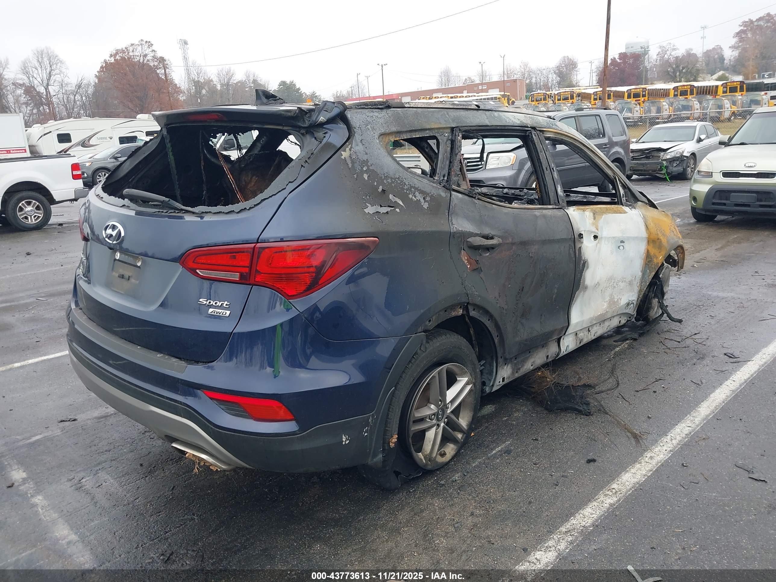 HYUNDAI SANTA image 4