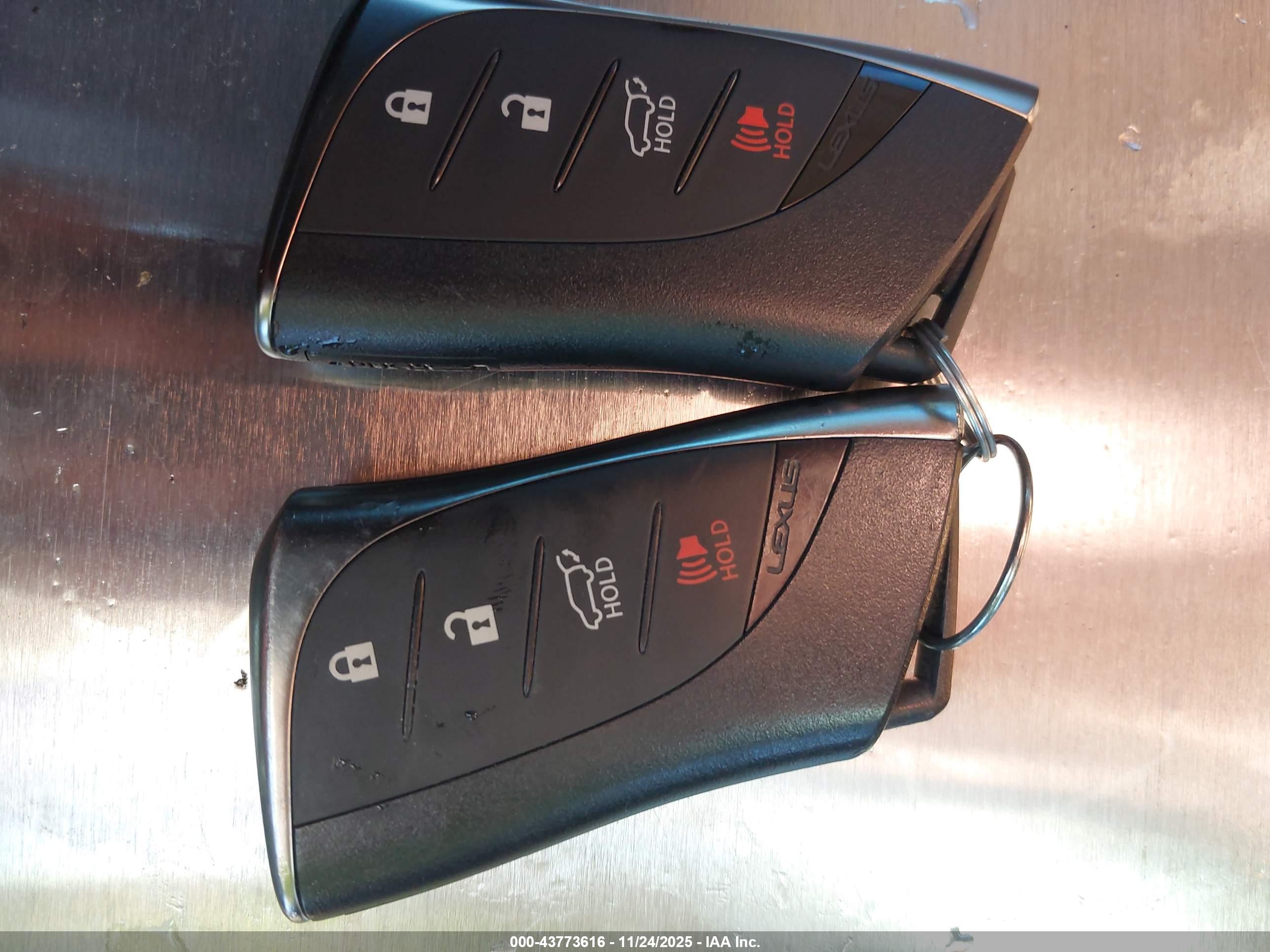LEXUS UX image 11