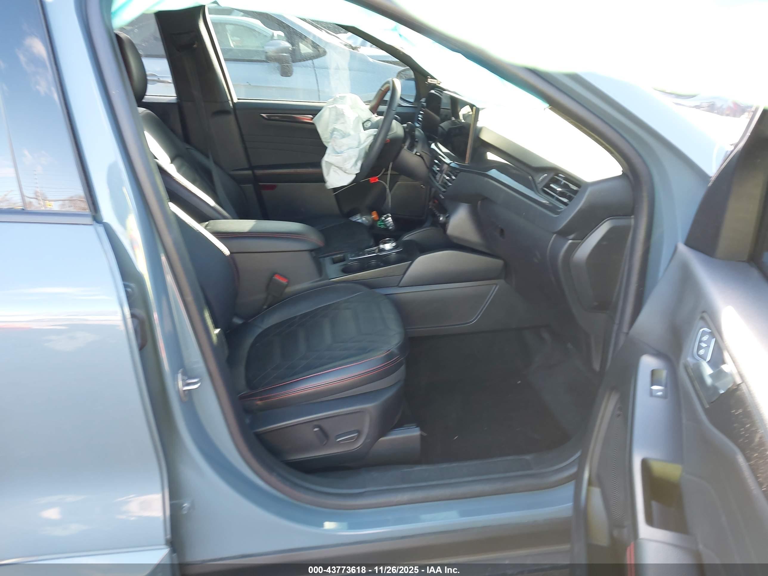 FORD ESCAPE image 5