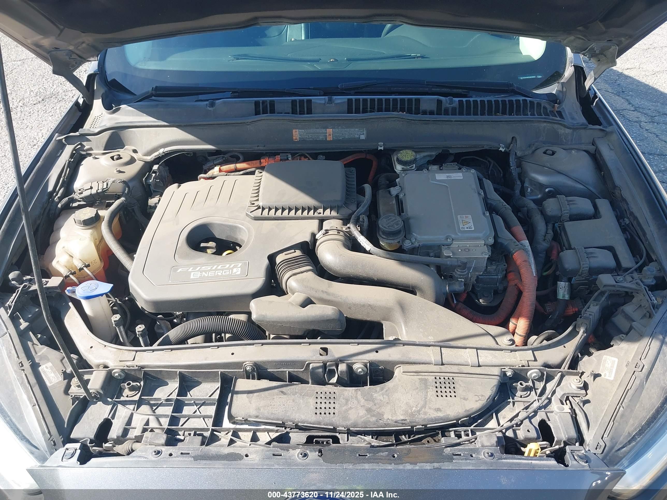 FORD FUSION image 10