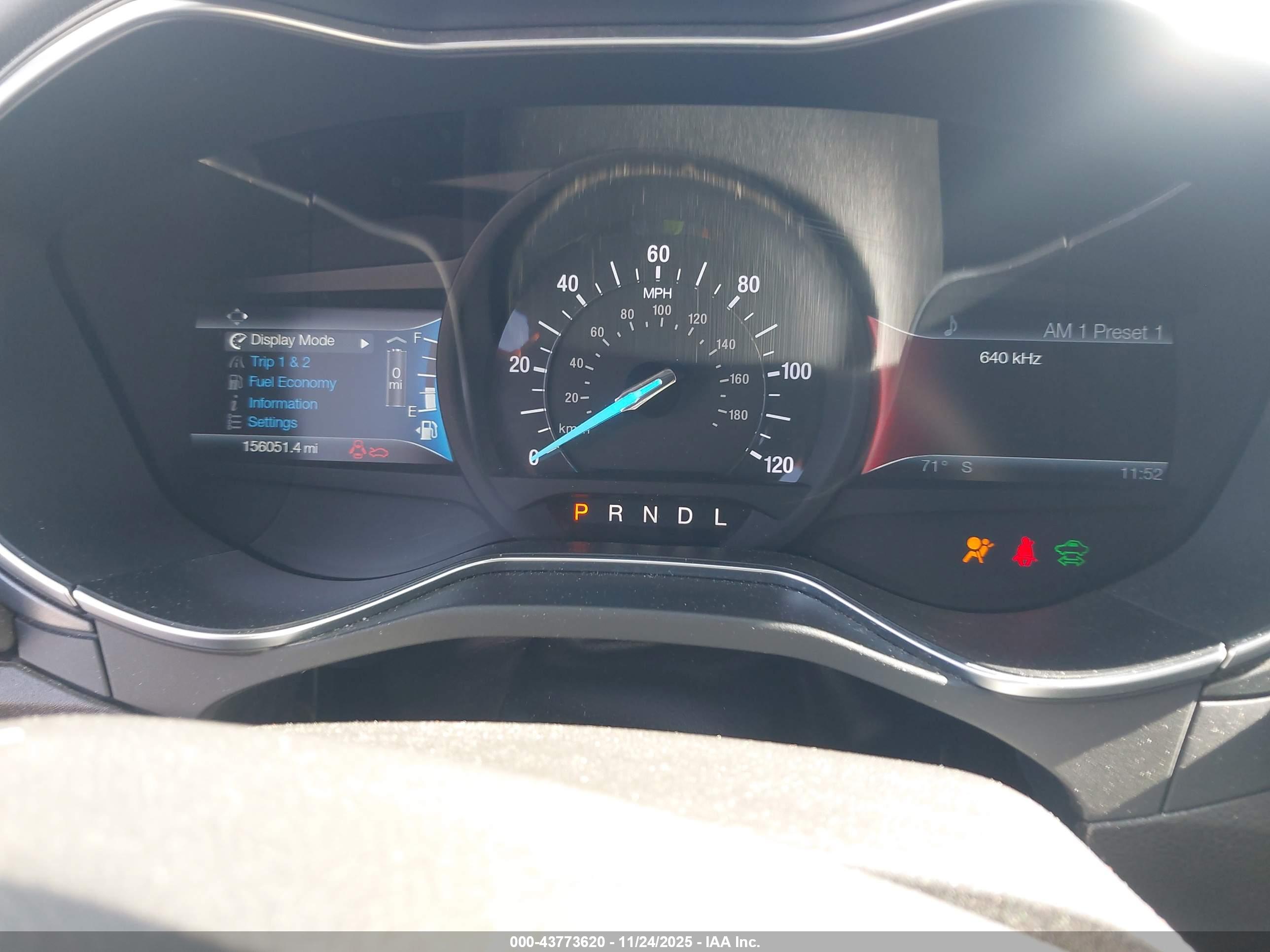 FORD FUSION image 7