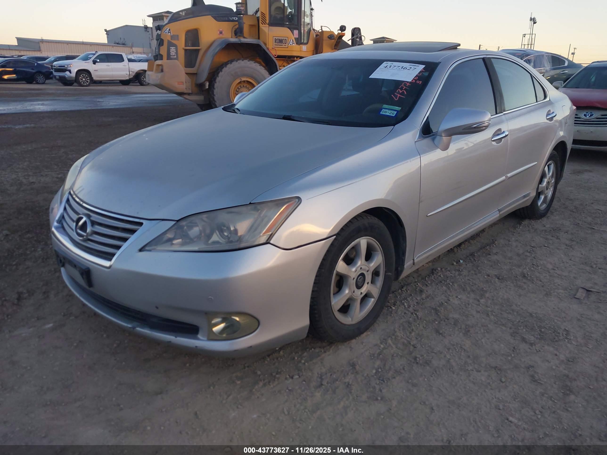 LEXUS ES image 2