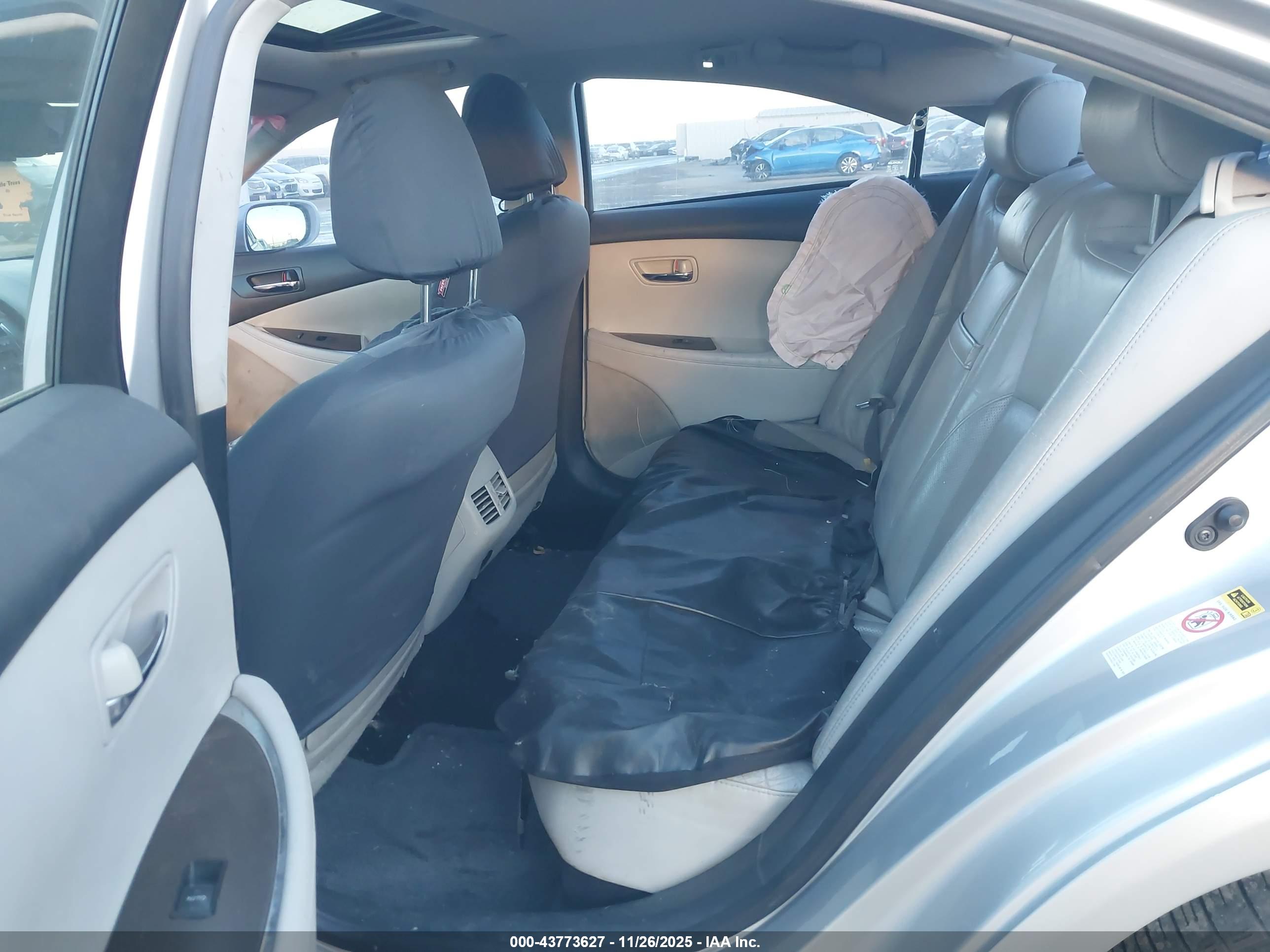 LEXUS ES image 8