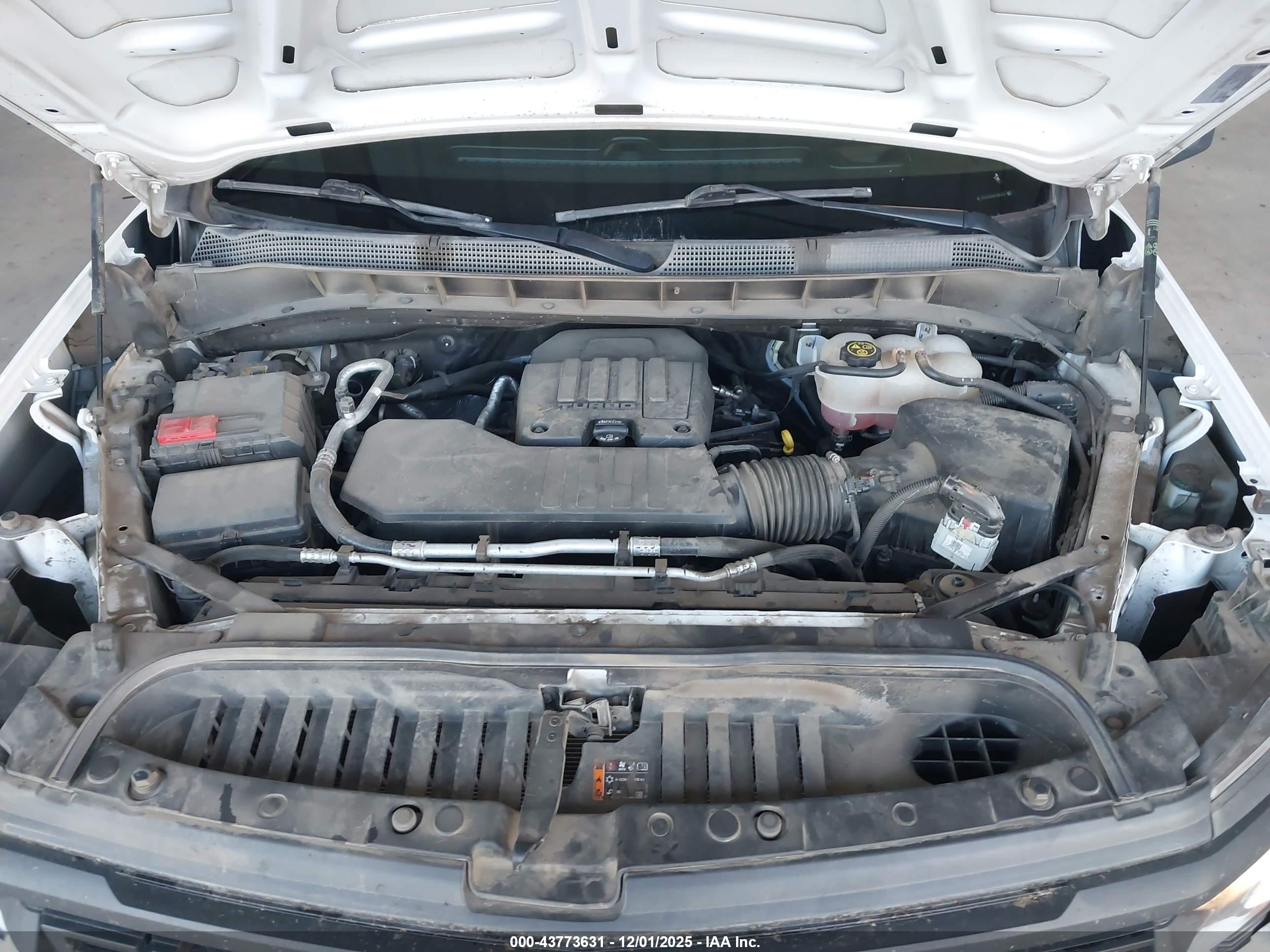 CHEVROLET SILVERADO image 10