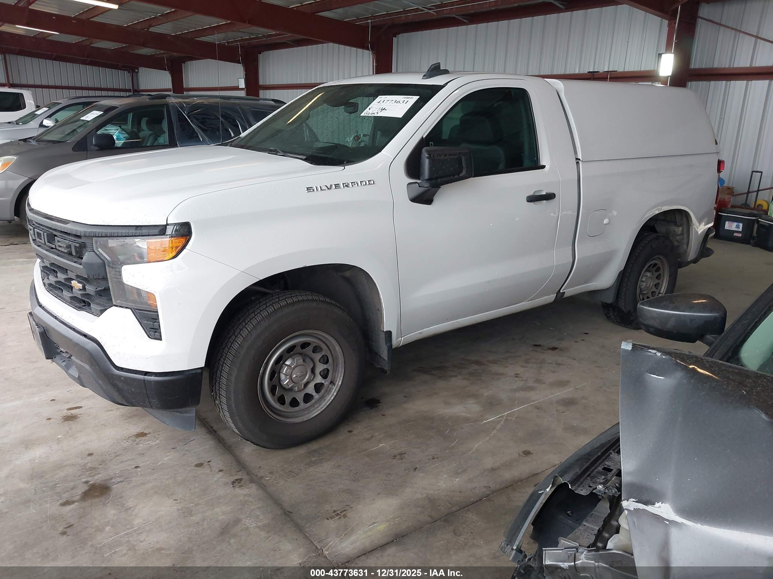 CHEVROLET SILVERADO image 2