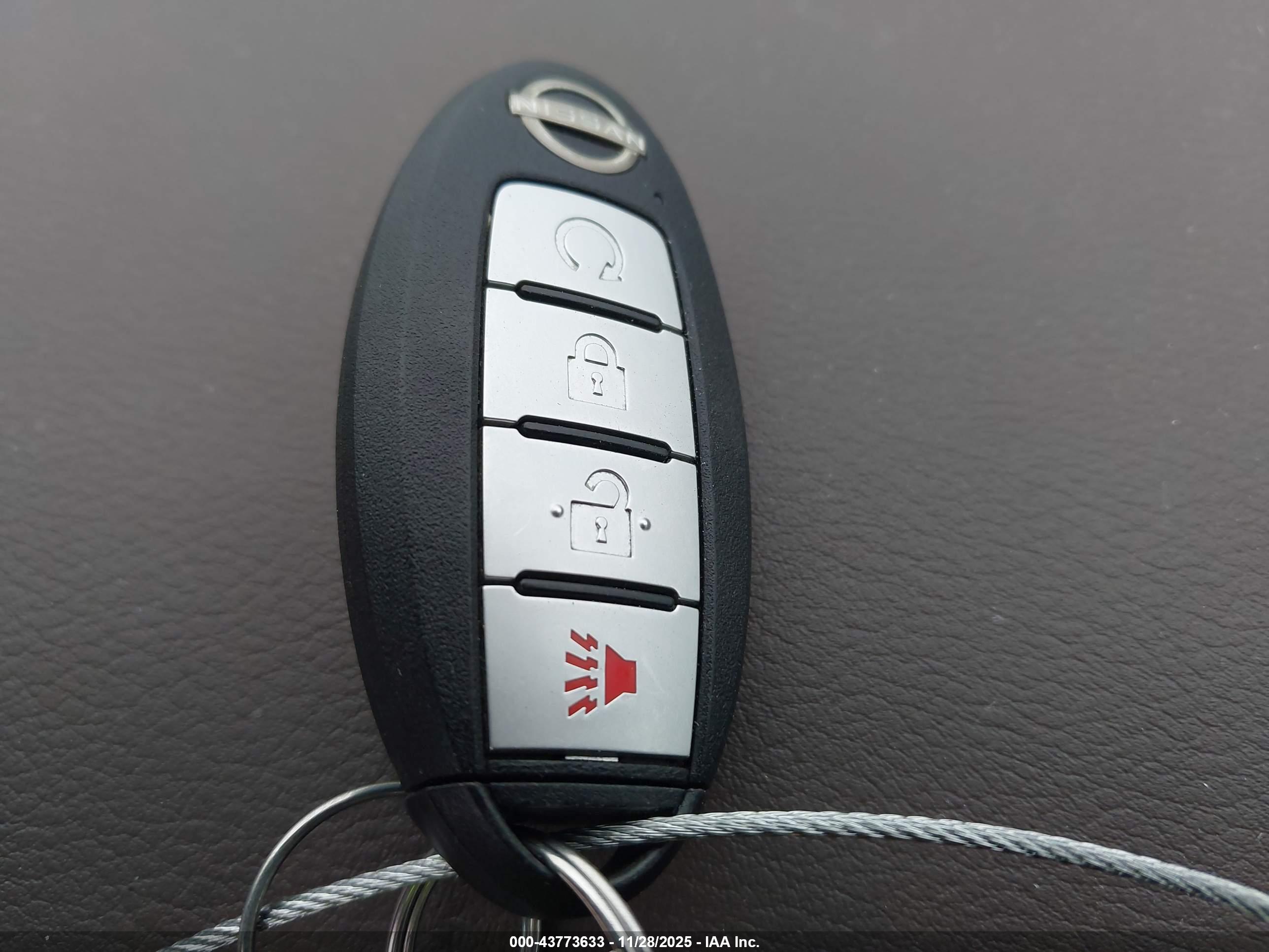 NISSAN ROGUE image 11