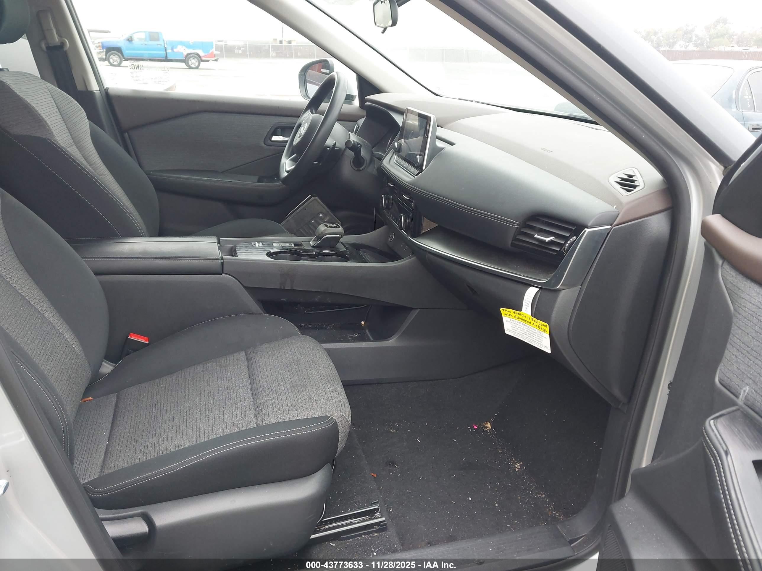 NISSAN ROGUE image 5