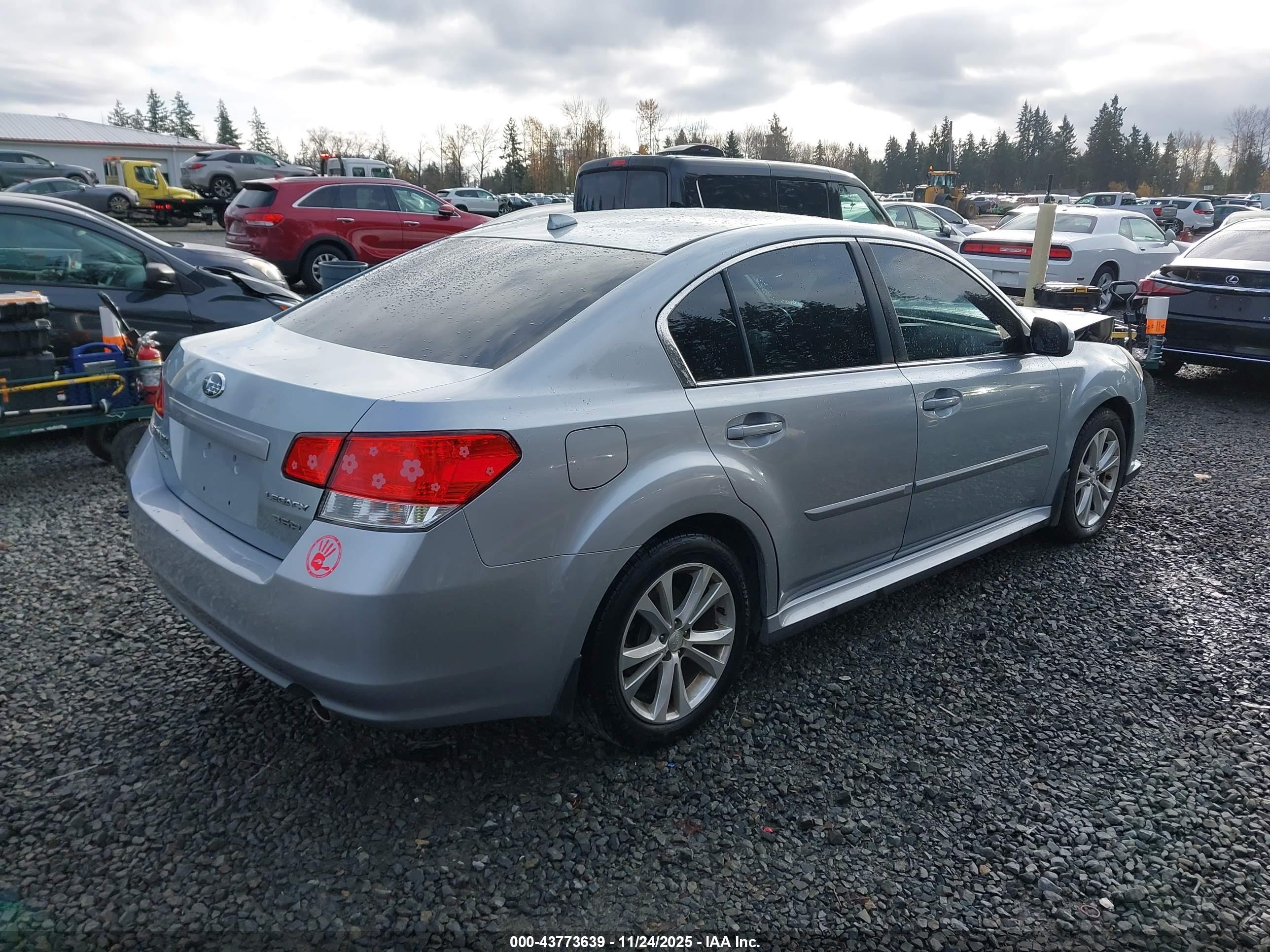 SUBARU LEGACY image 4