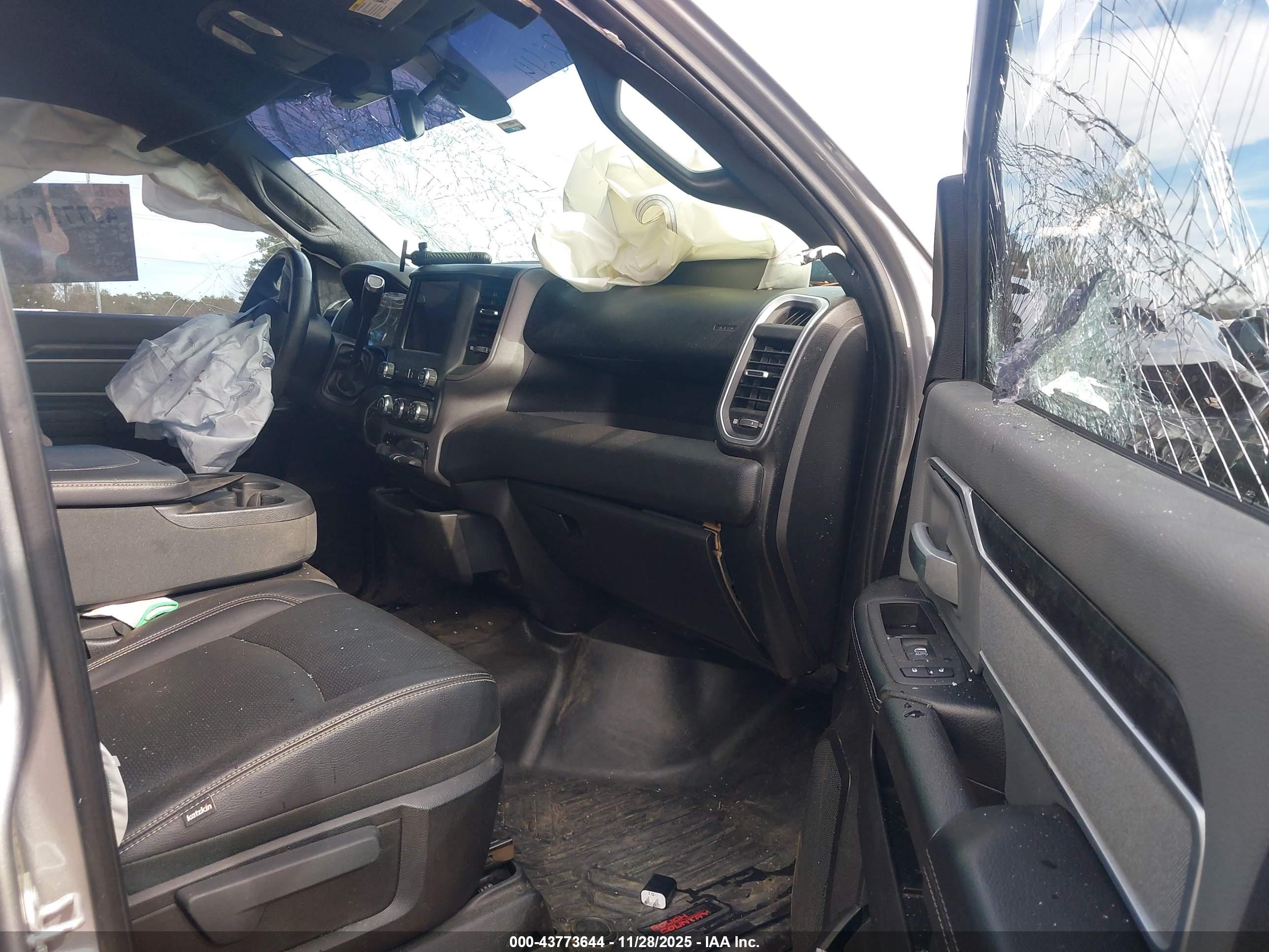 RAM 2500 image 5
