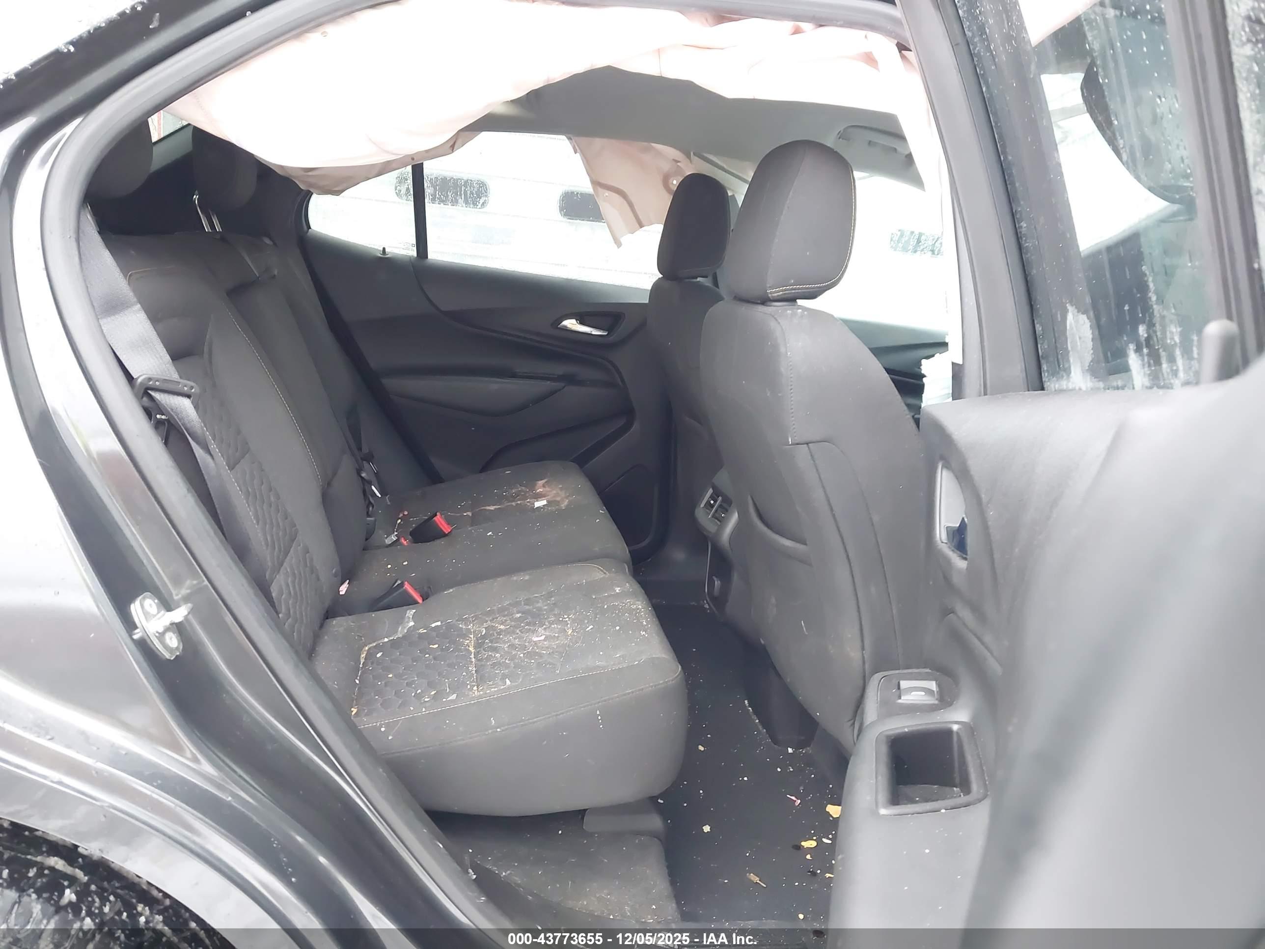 CHEVROLET EQUINOX image 8