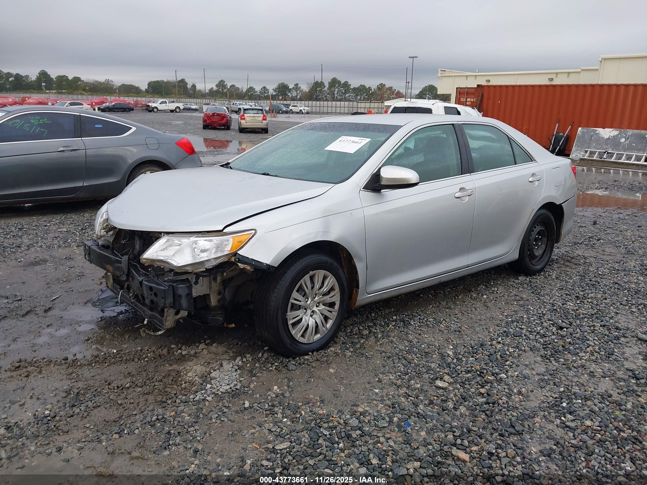 TOYOTA CAMRY image 2