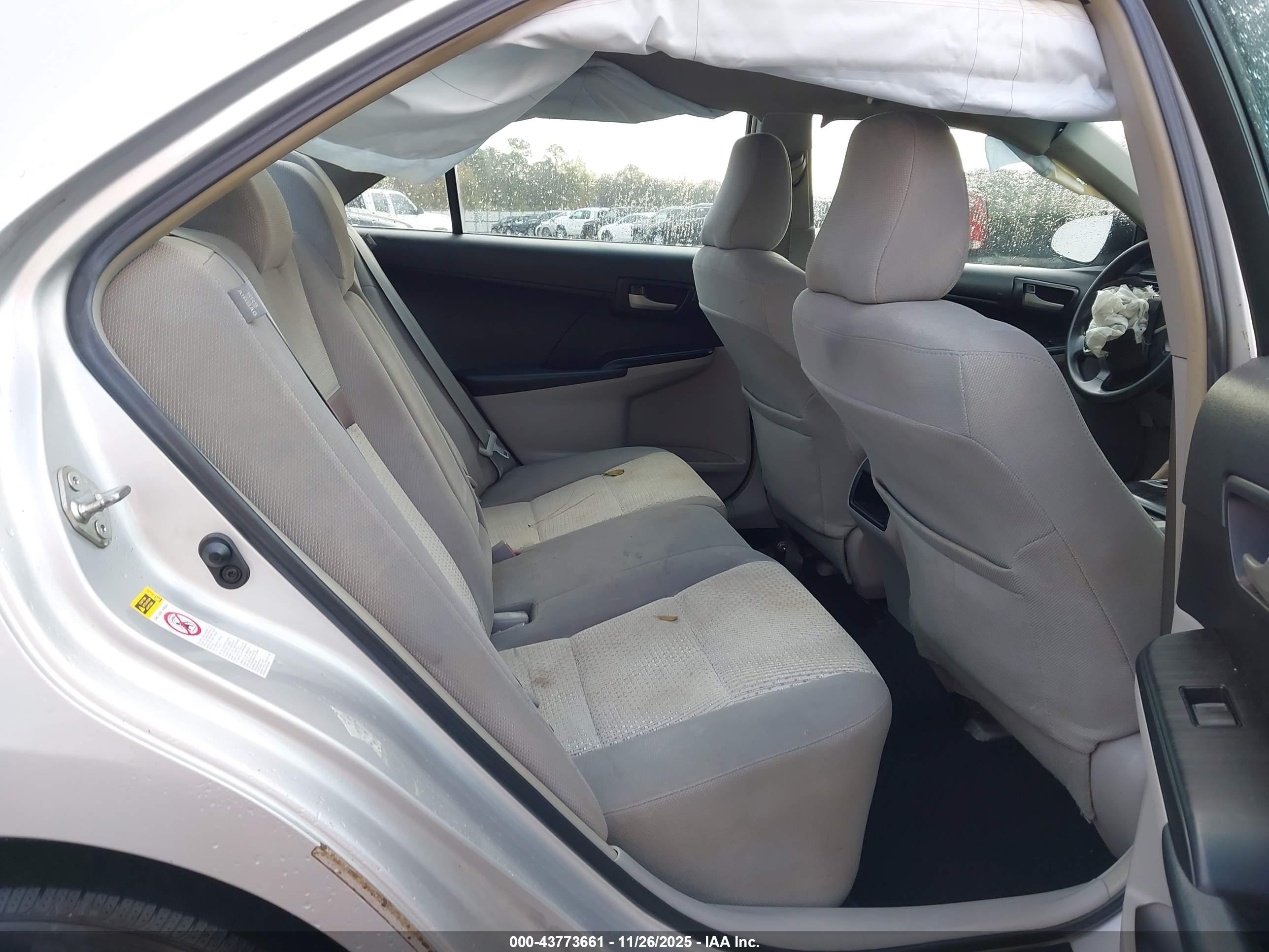 TOYOTA CAMRY image 8