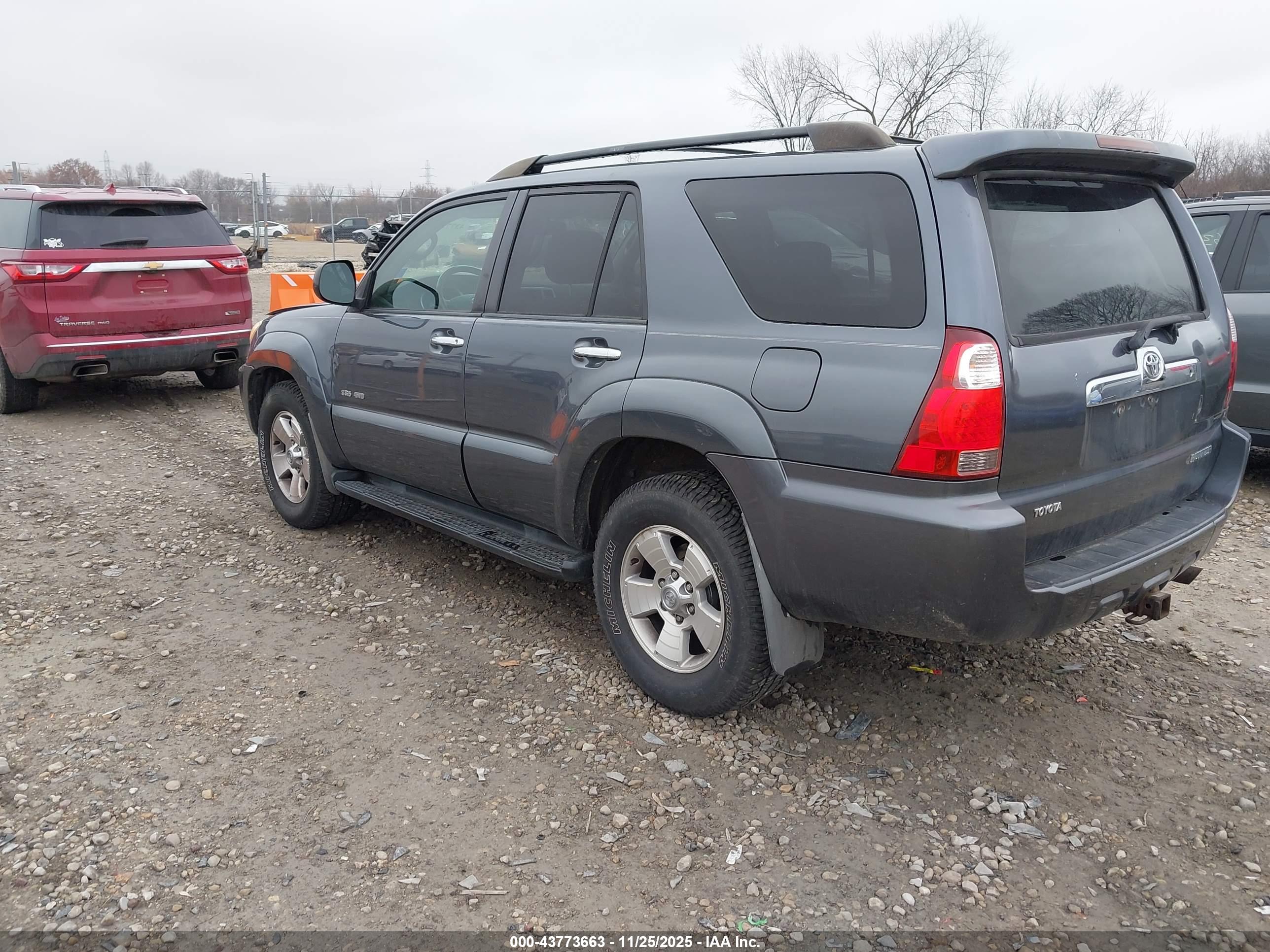 TOYOTA 4RUNNER image 3