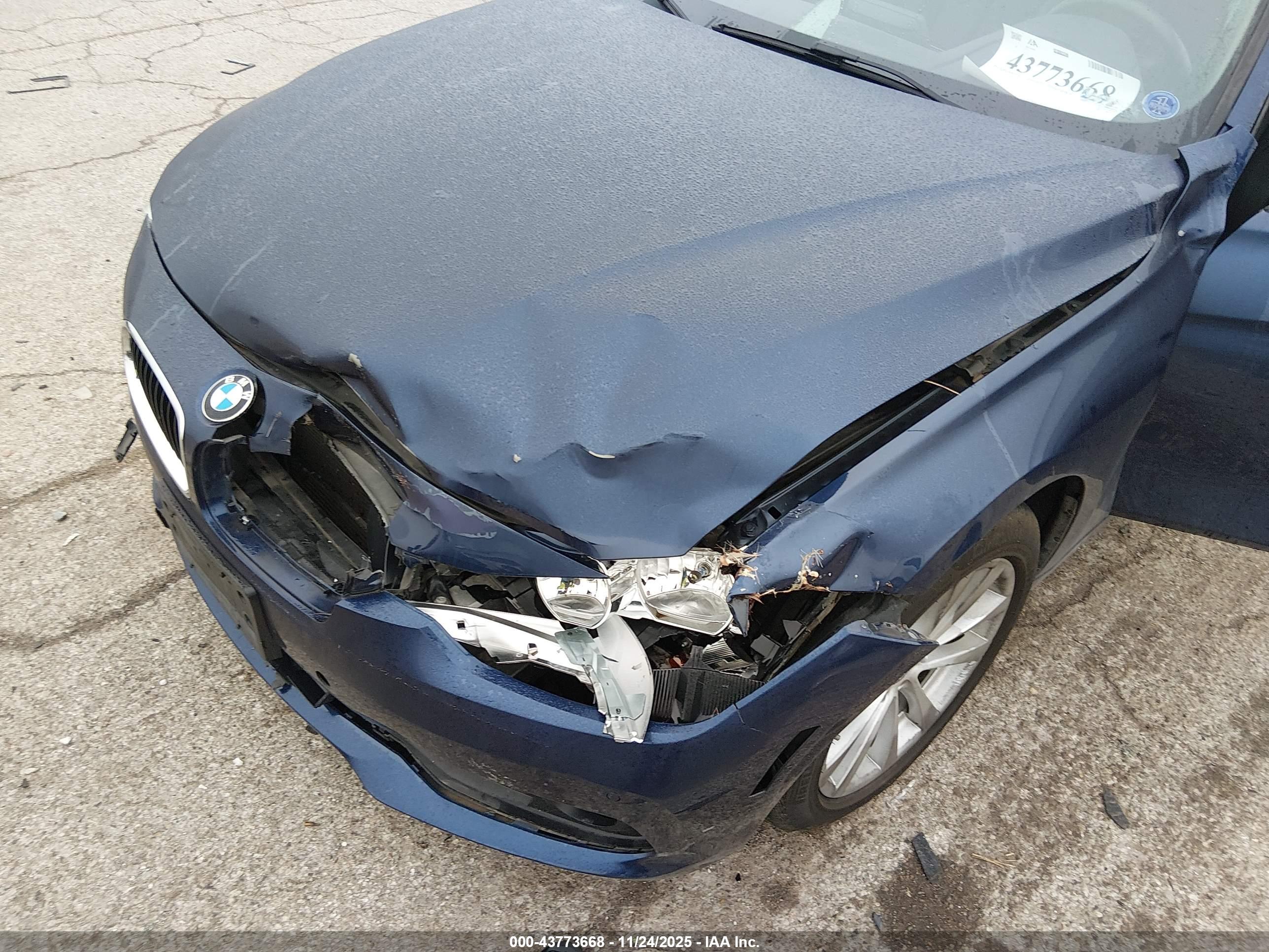 BMW 320I image 10