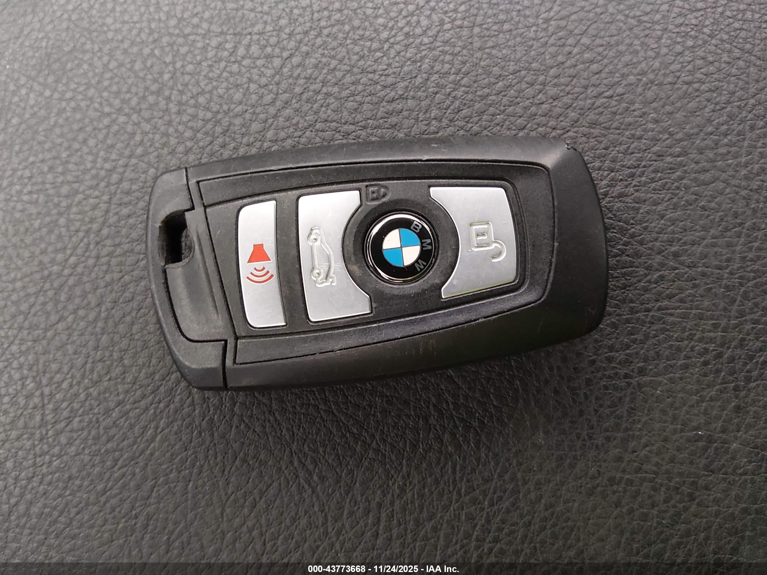 BMW 320I image 11