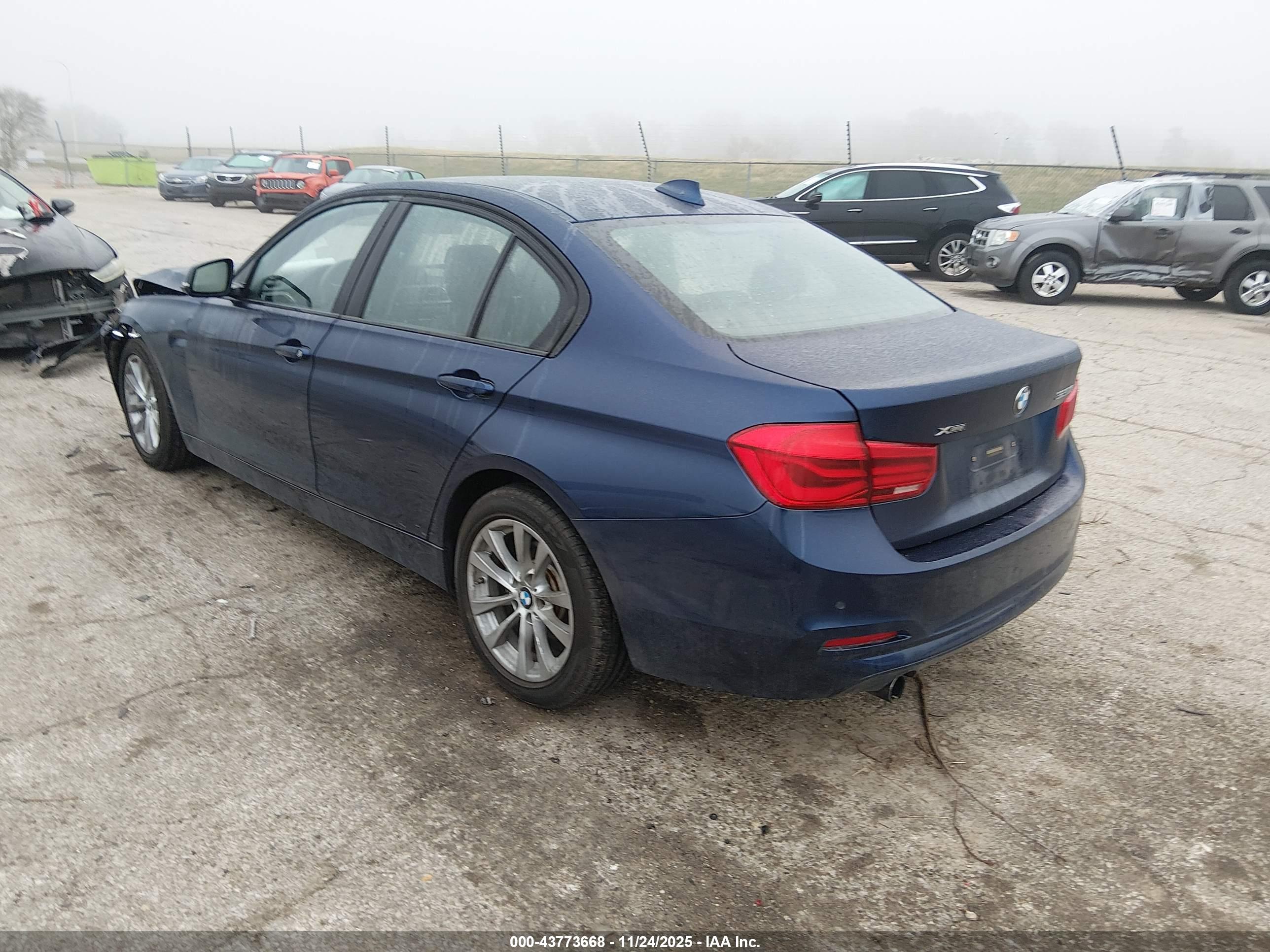 BMW 320I image 3