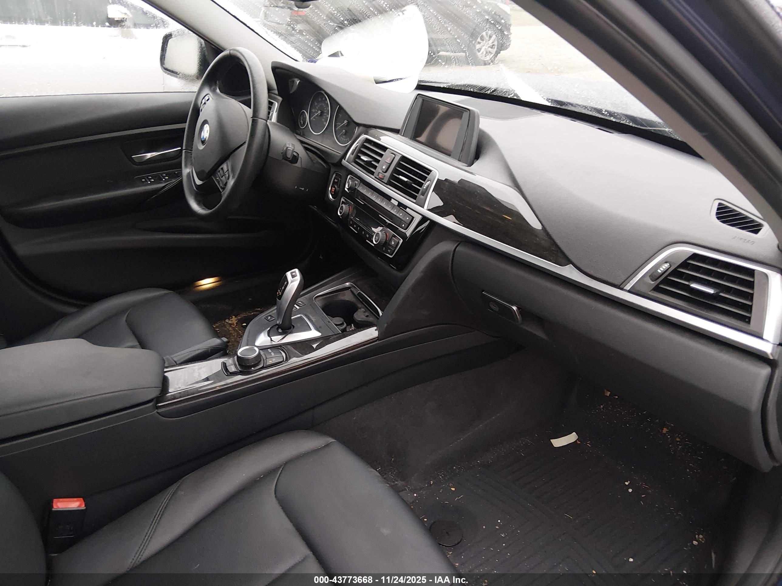 BMW 320I image 5