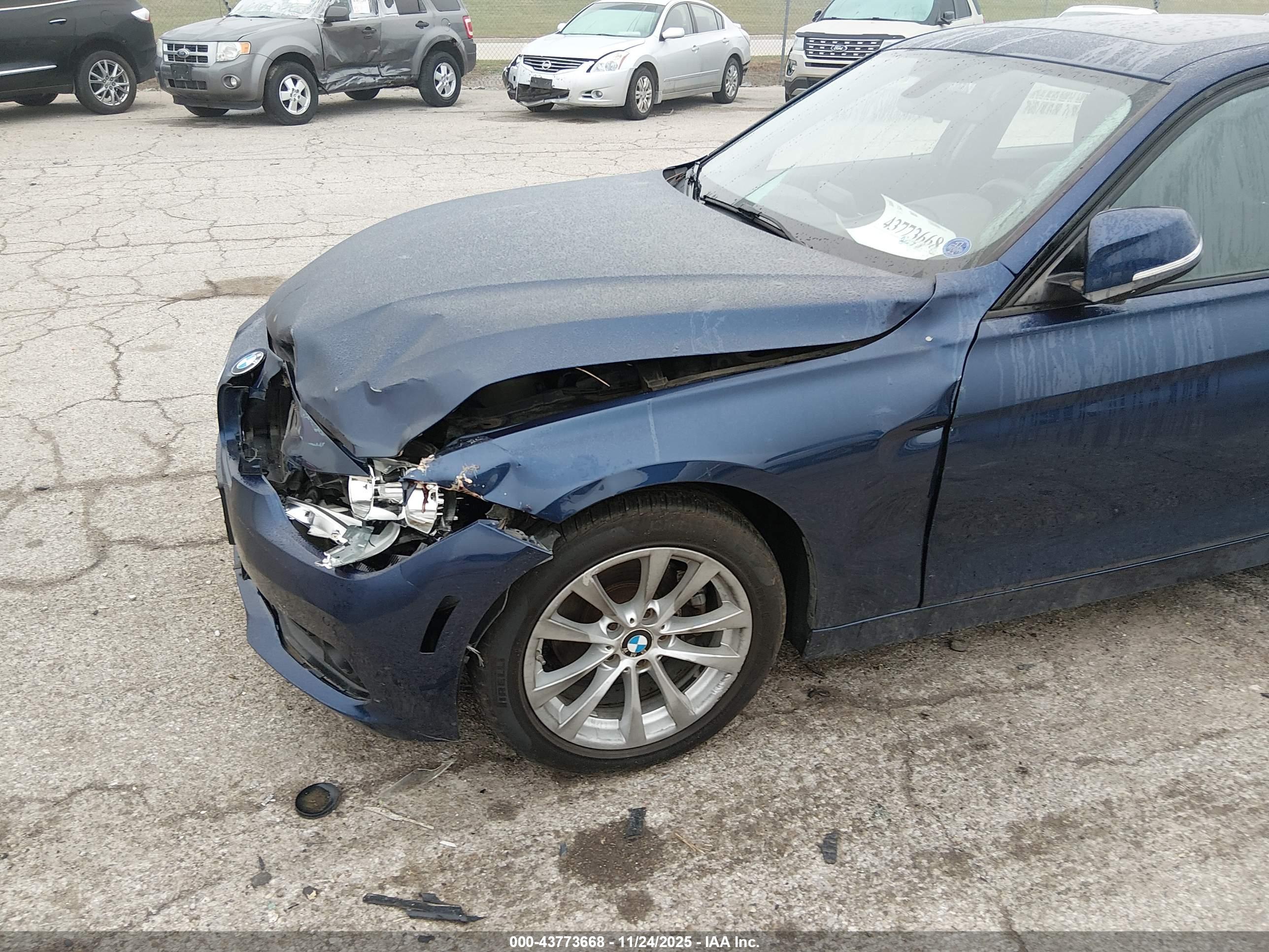 BMW 320I image 6
