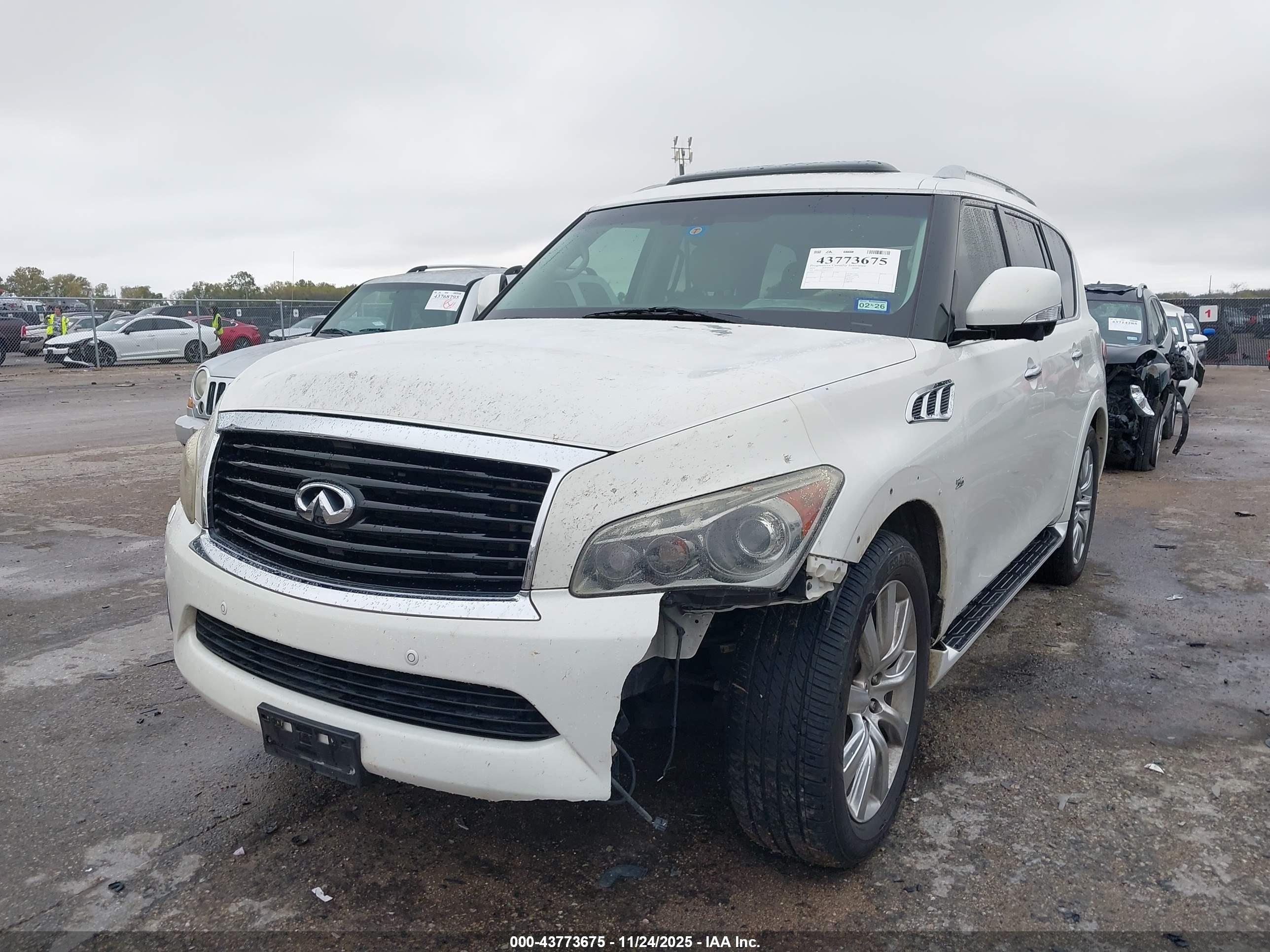 INFINITI QX80 image 2