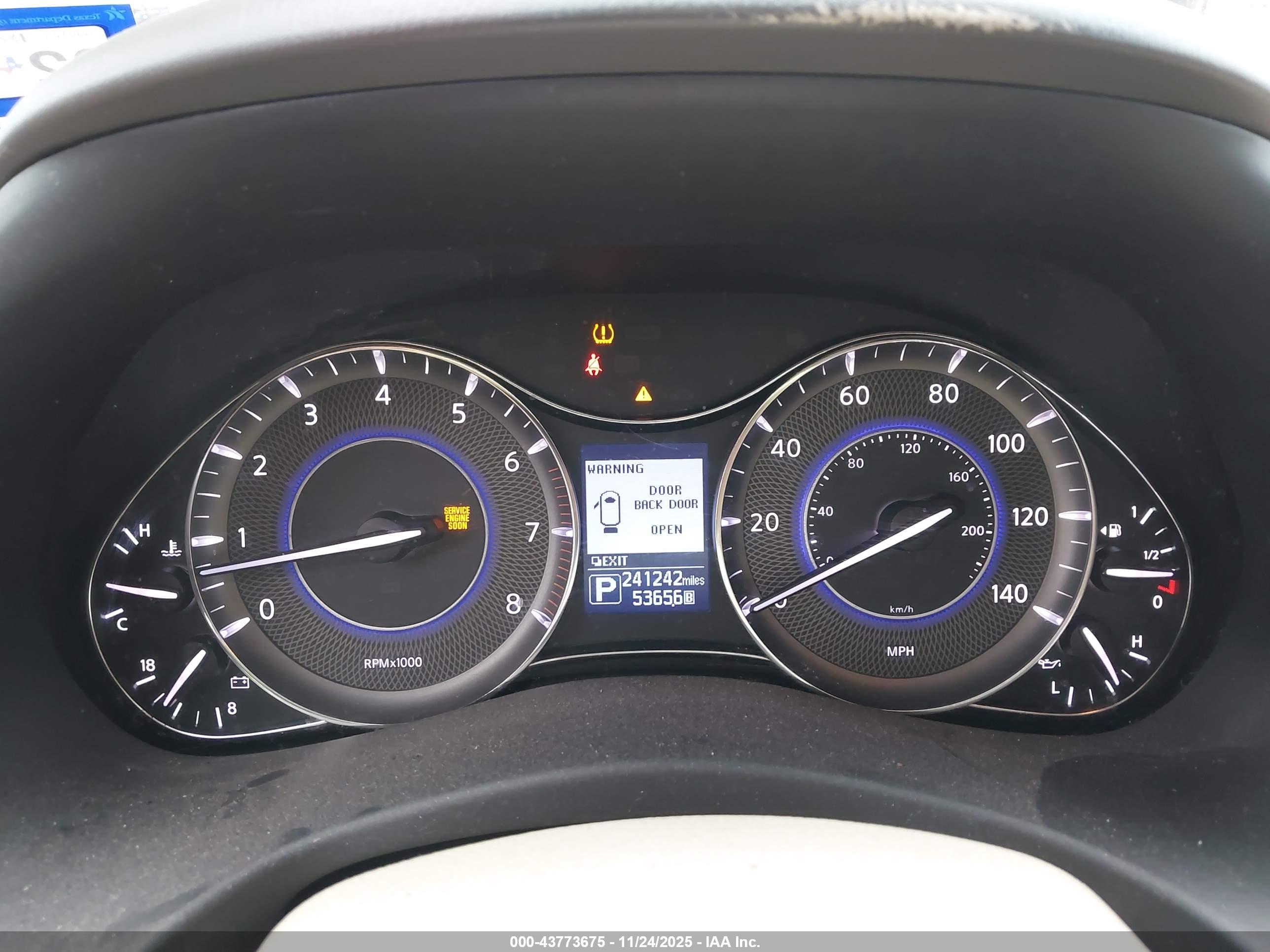 INFINITI QX80 image 7