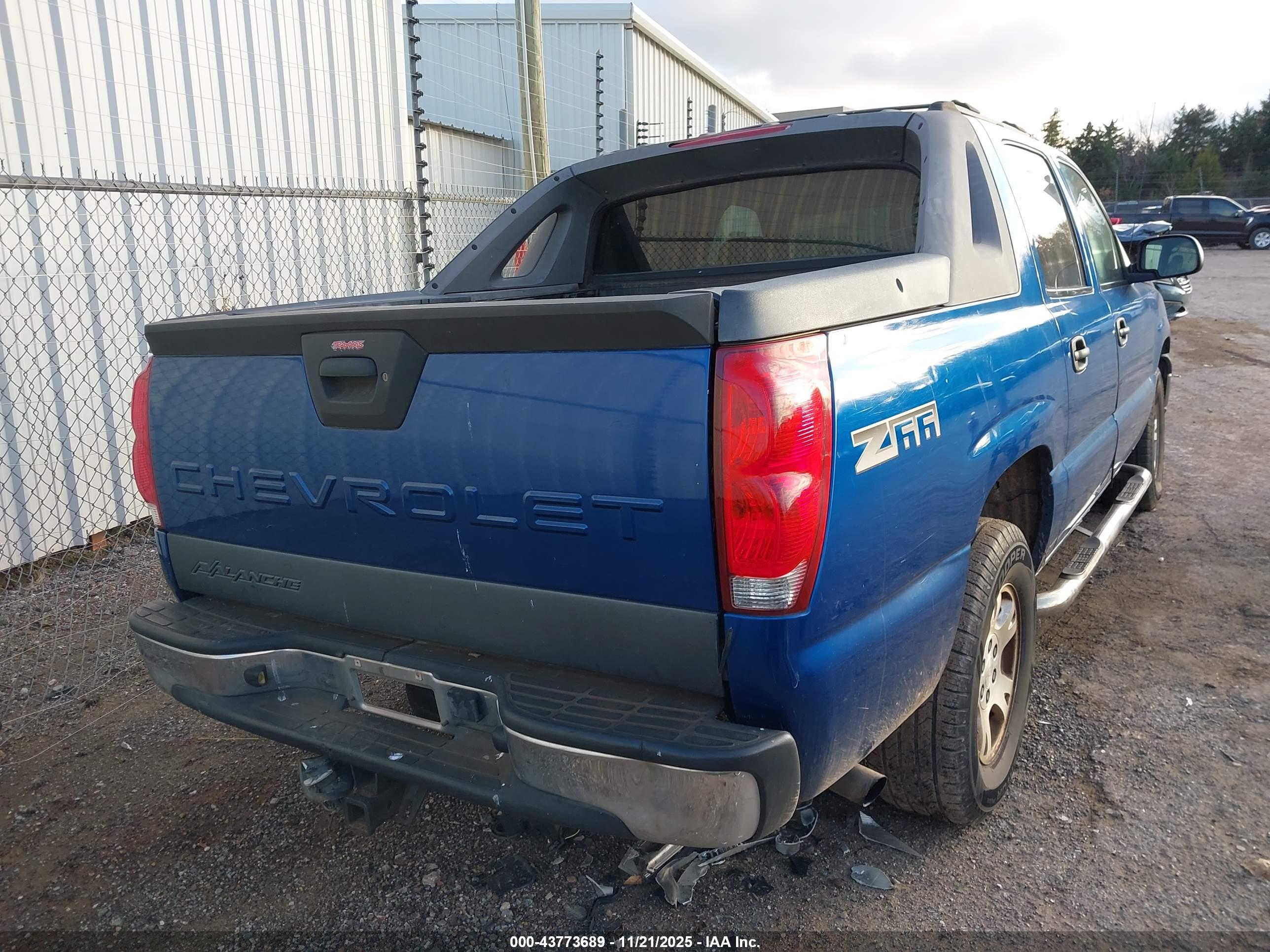 CHEVROLET AVALANCHE image 4