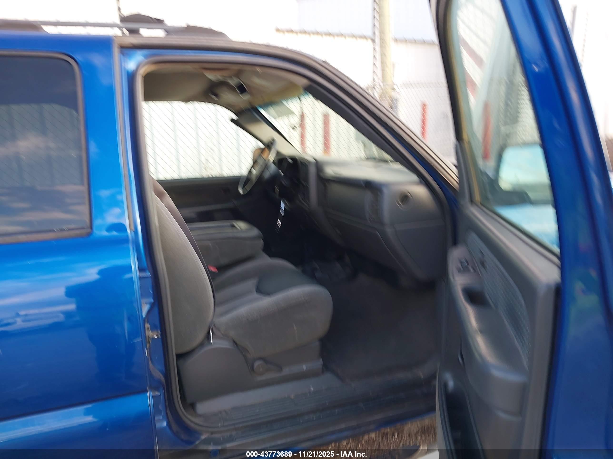 CHEVROLET AVALANCHE image 5