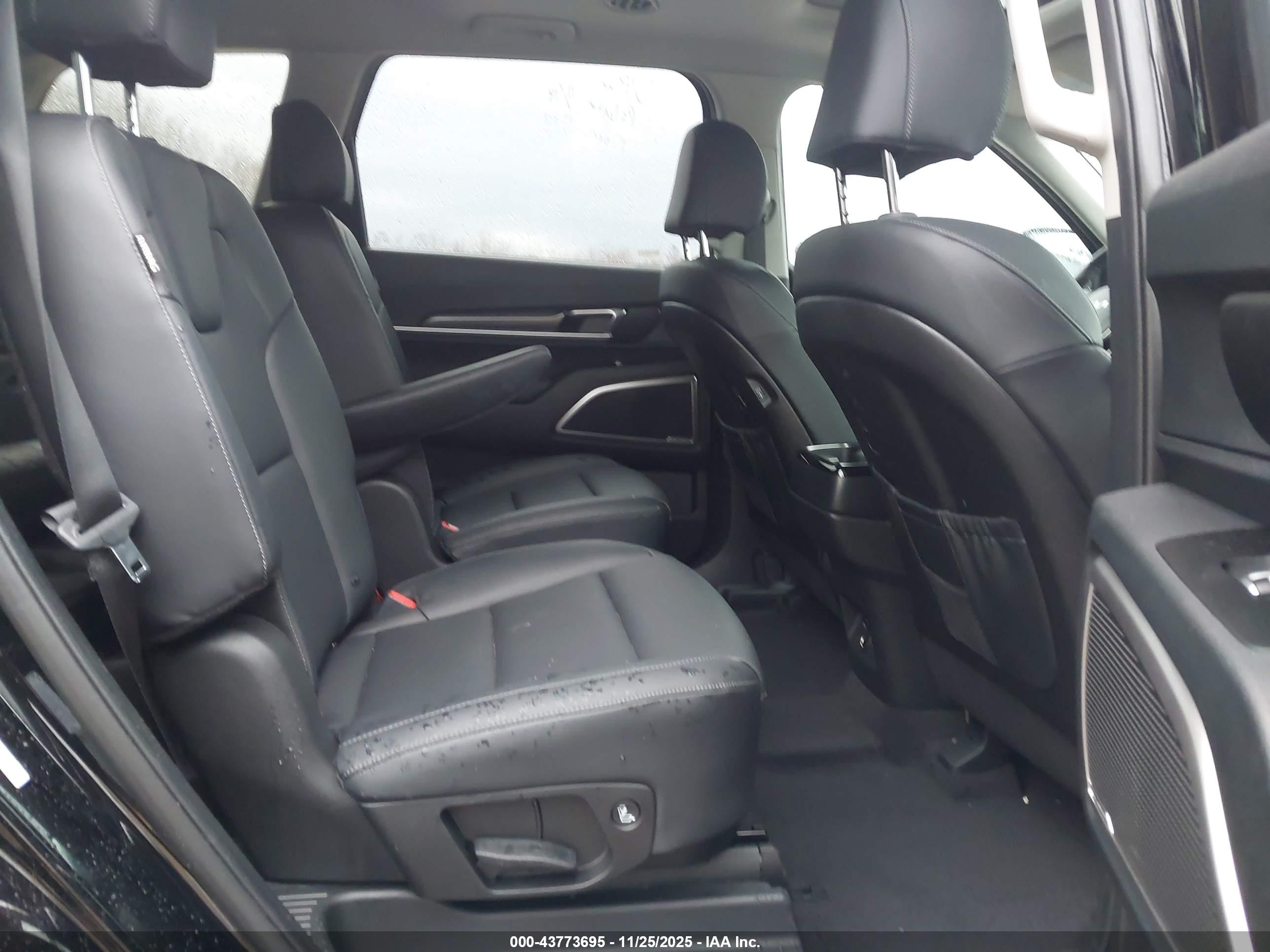 KIA TELLURIDE image 8